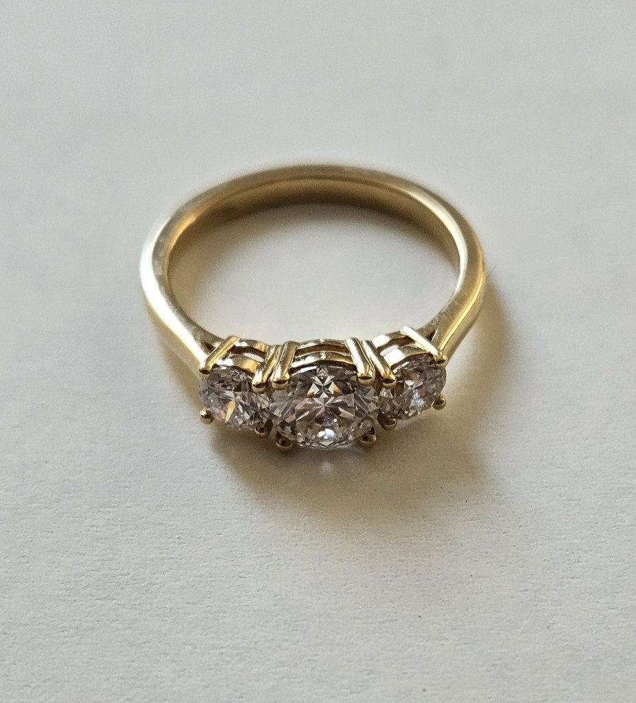 18k Gouden Trilogy Diamanten Ring 0,60ct — IGI, Nieuw, Ophalen, Nieuw, Kleiner dan 17, Met edelsteen