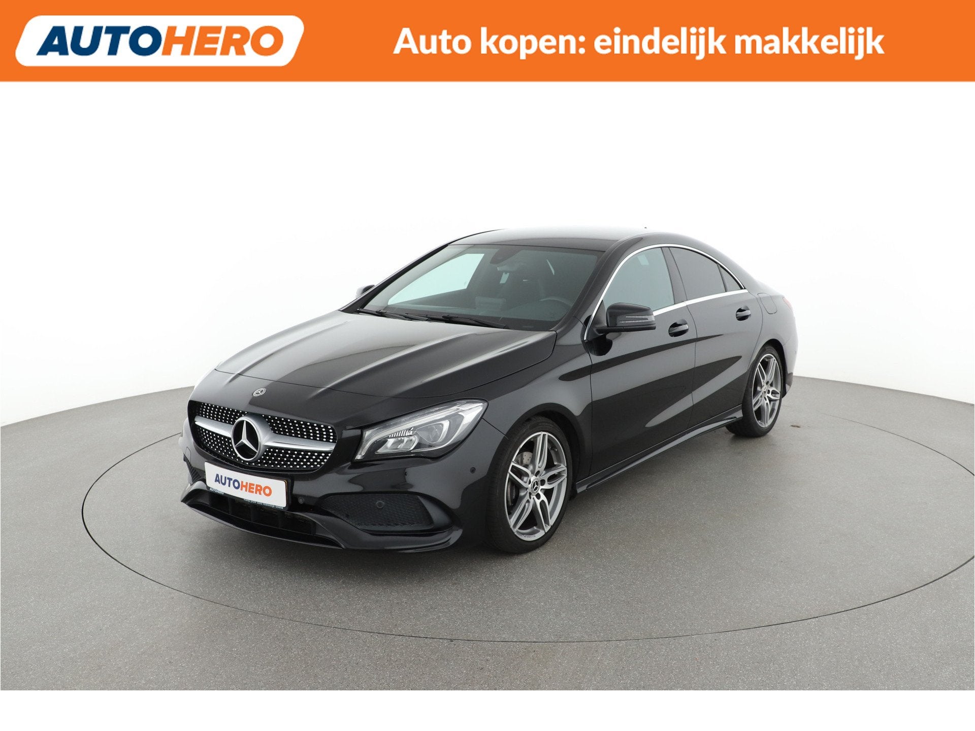 Mercedes-Benz CLA-Klasse 180 | YK39456 | (bj 2019), Auto's, Gebruikt, 4 cilinders, Leder en Stof, Sedan