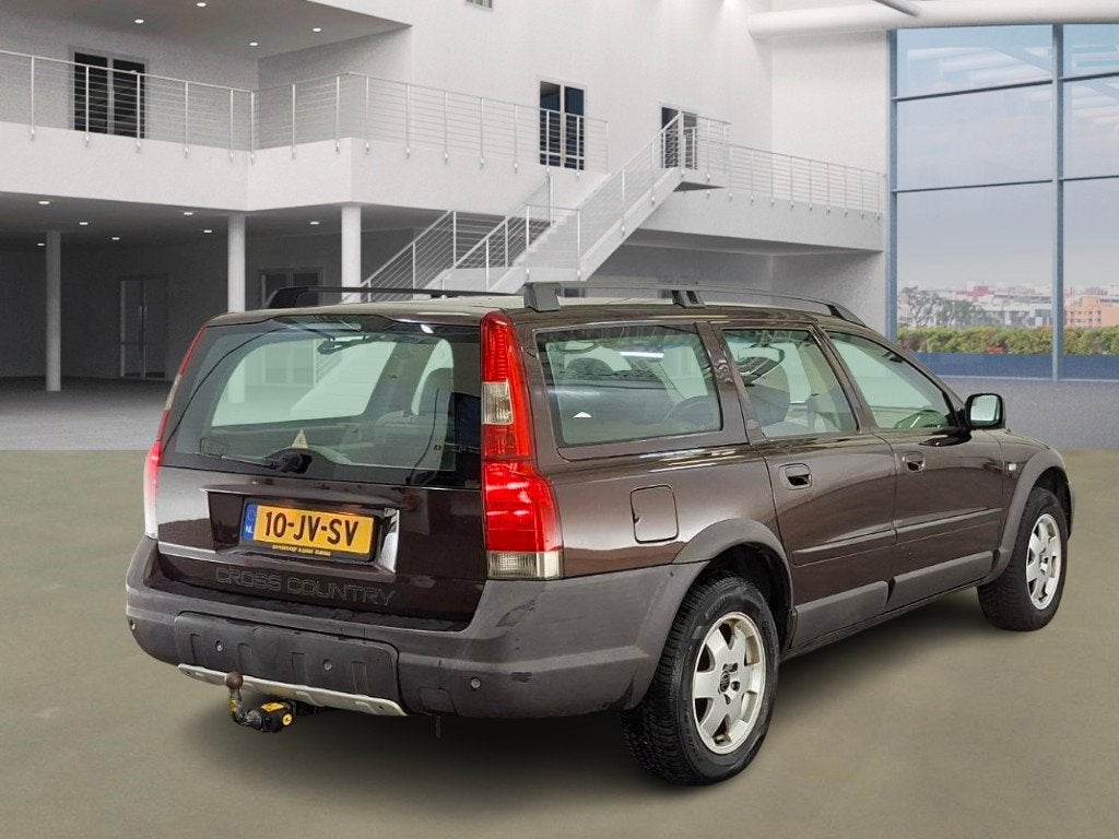 Volvo V70 Cross Country 2.4 T Geartr Comf., Auto's, Bruin, 2435 cc, Vierwielaandrijving, 93 €/maand