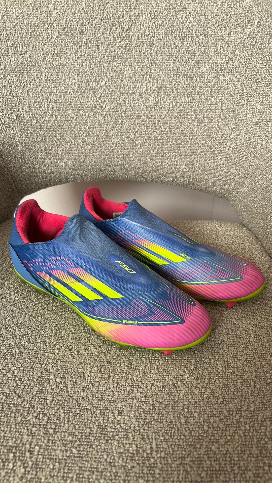 Mooie unisex veterloze F50 voetbalschoenen Adidas 38.3/4, Maat XS of kleiner, Ophalen of Verzenden, Zo goed als nieuw, Schoenen