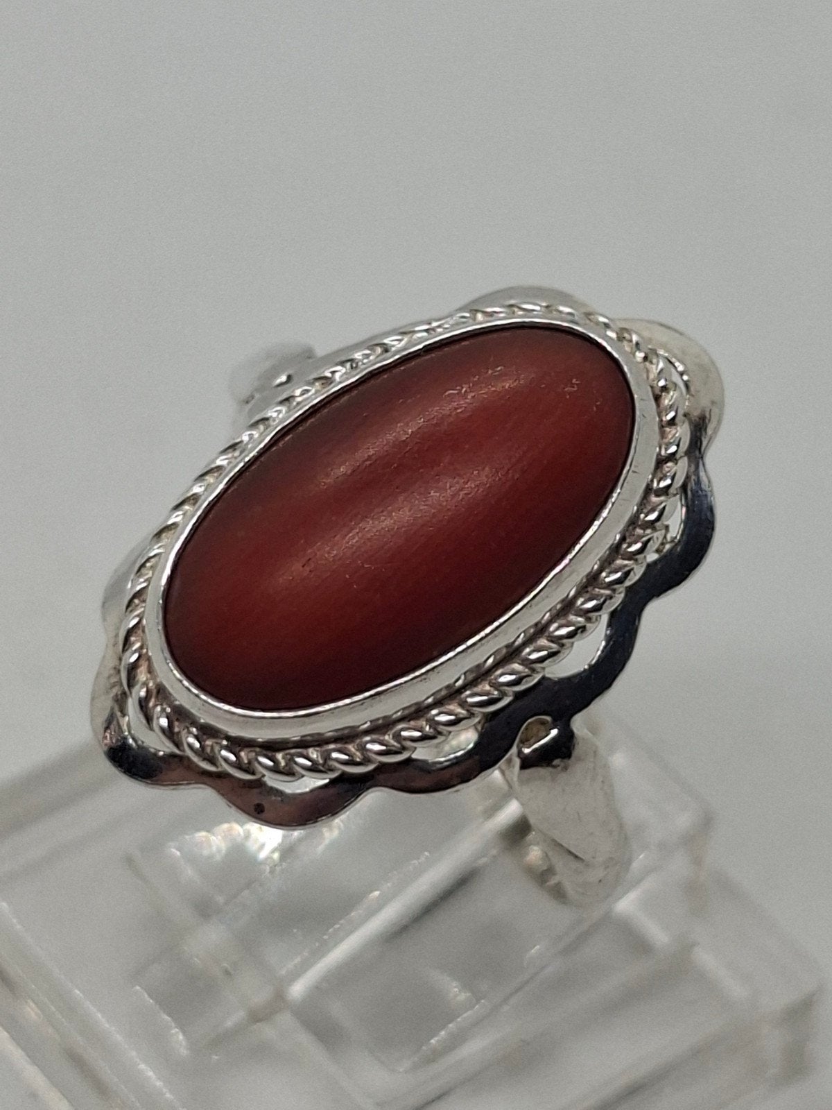 Vintage Zilveren Ring met Ovaal Bloedkoraal - Maat 51, Ophalen of Verzenden, Kleiner dan 17, Met edelsteen, Dame