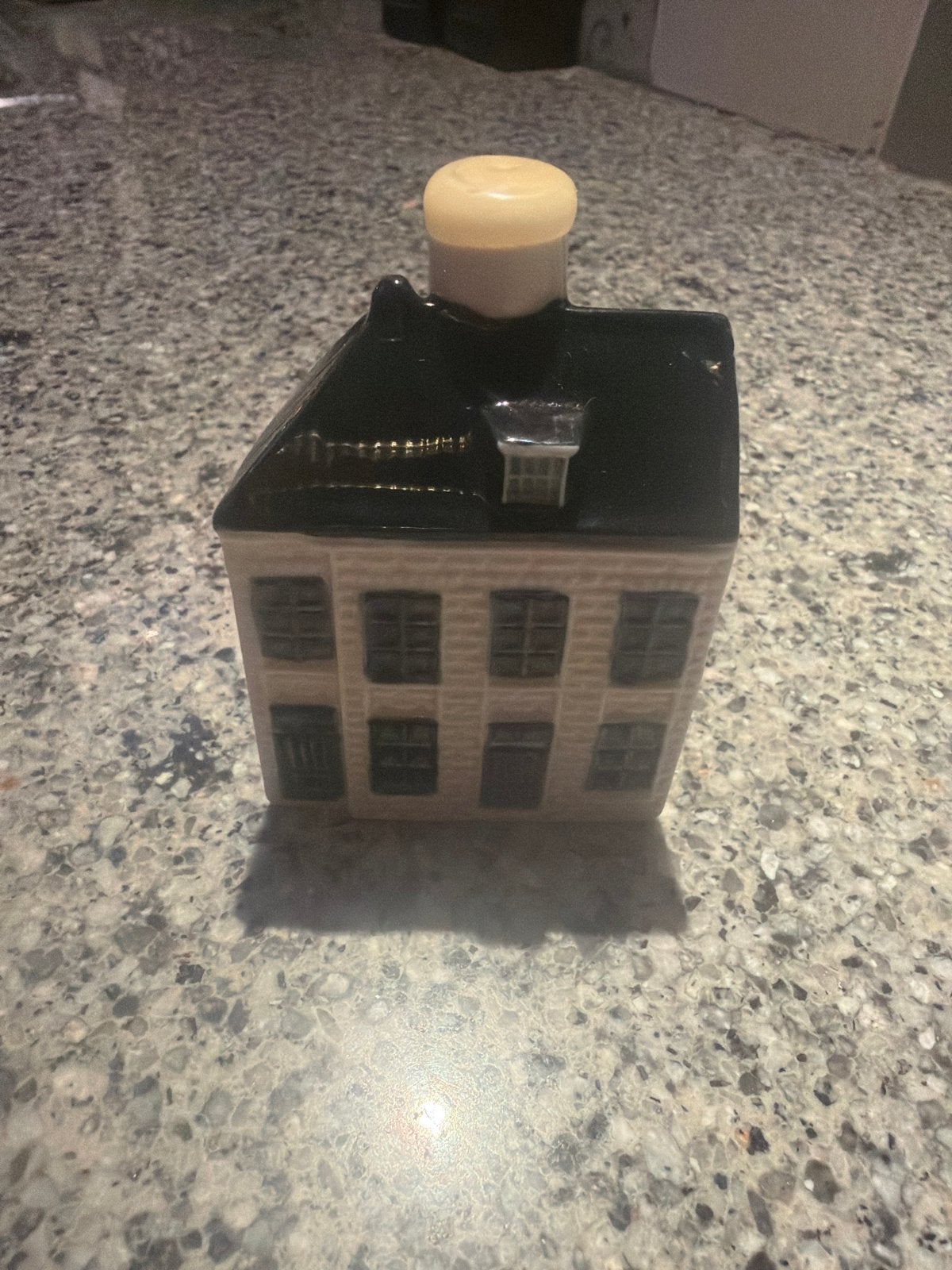 KLM BOLS Delfts Blauw huisje nummer 106, Ophalen of Verzenden, Zo goed als nieuw, Paleis of Waag, Gevuld