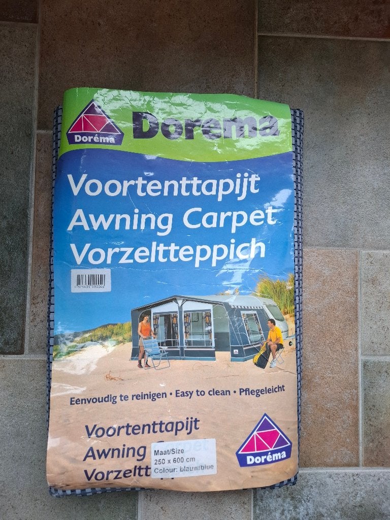 Voortent tapijt blauw 250 x 600 cm, Ophalen, Zo goed als nieuw