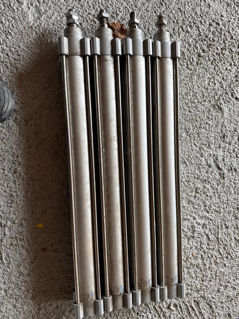 4x Festo DSBG-50-475-PPVA-N3 Pneumatische Cilinders, Ophalen