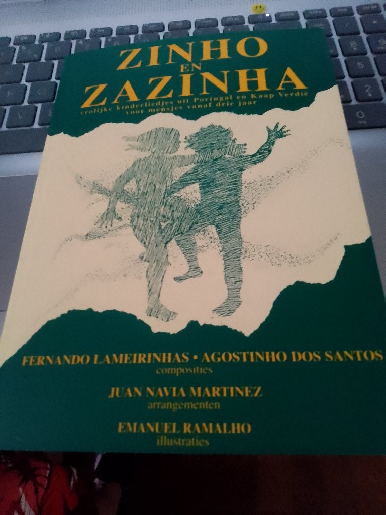 2x boek book kinderliedjes  portugal + turkije   zinho selin, Ophalen, Instrument