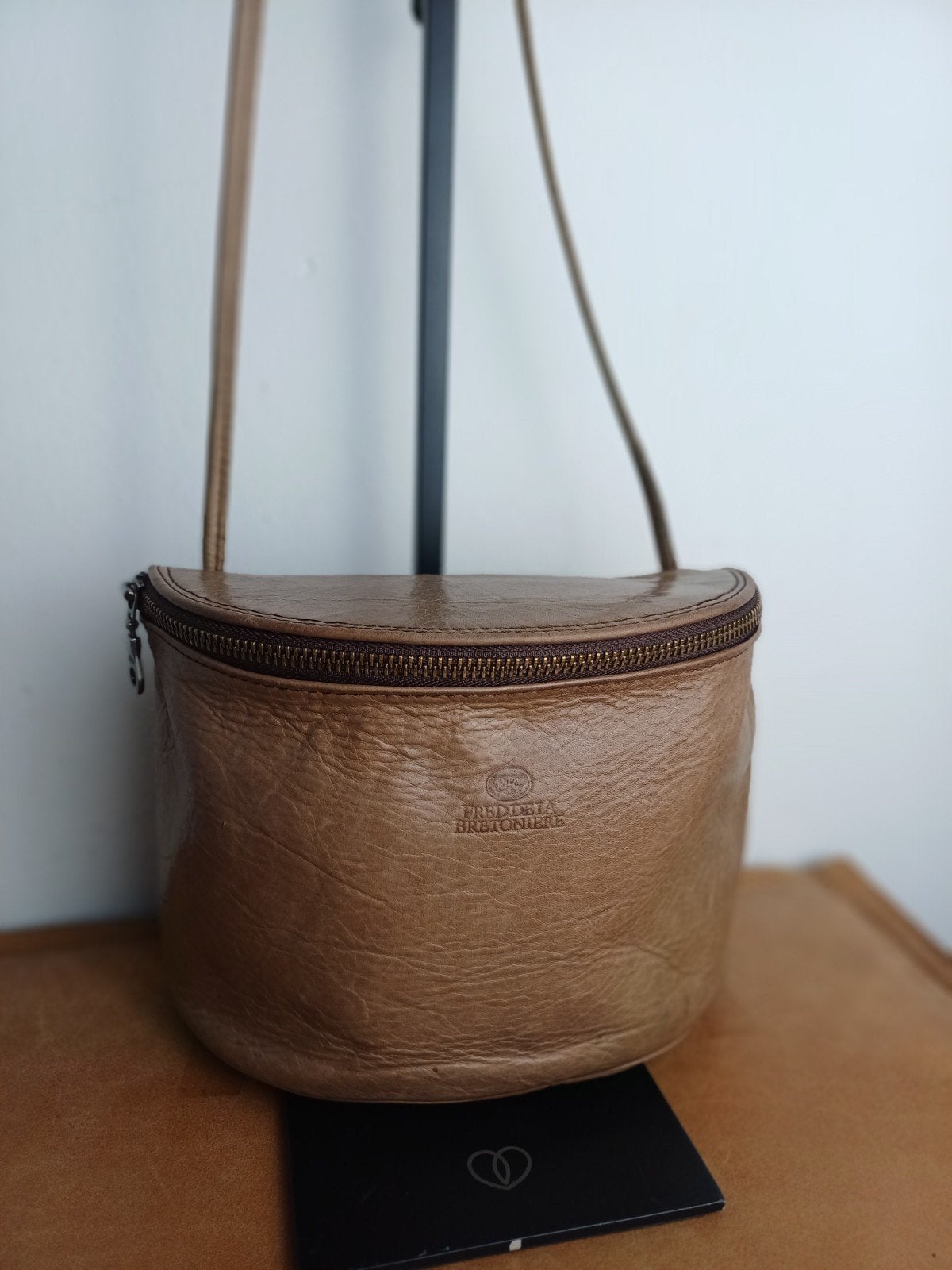 Marianneke crossbody tasje taupe leer Fred de la Bretoniere, Ophalen of Verzenden, Schoudertasje