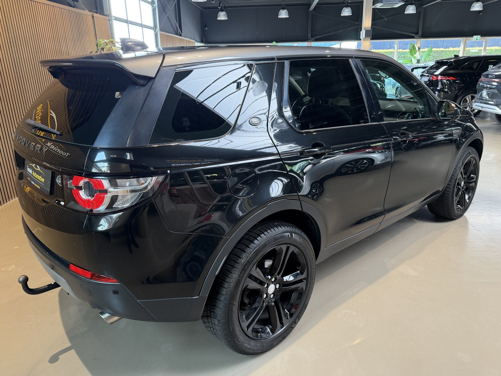 Land Rover Discovery Sport 2.0 TD4 SE 7p. panoramadak - acht, Auto's, Automaat, Gebruikt, 4 cilinders, Zwart