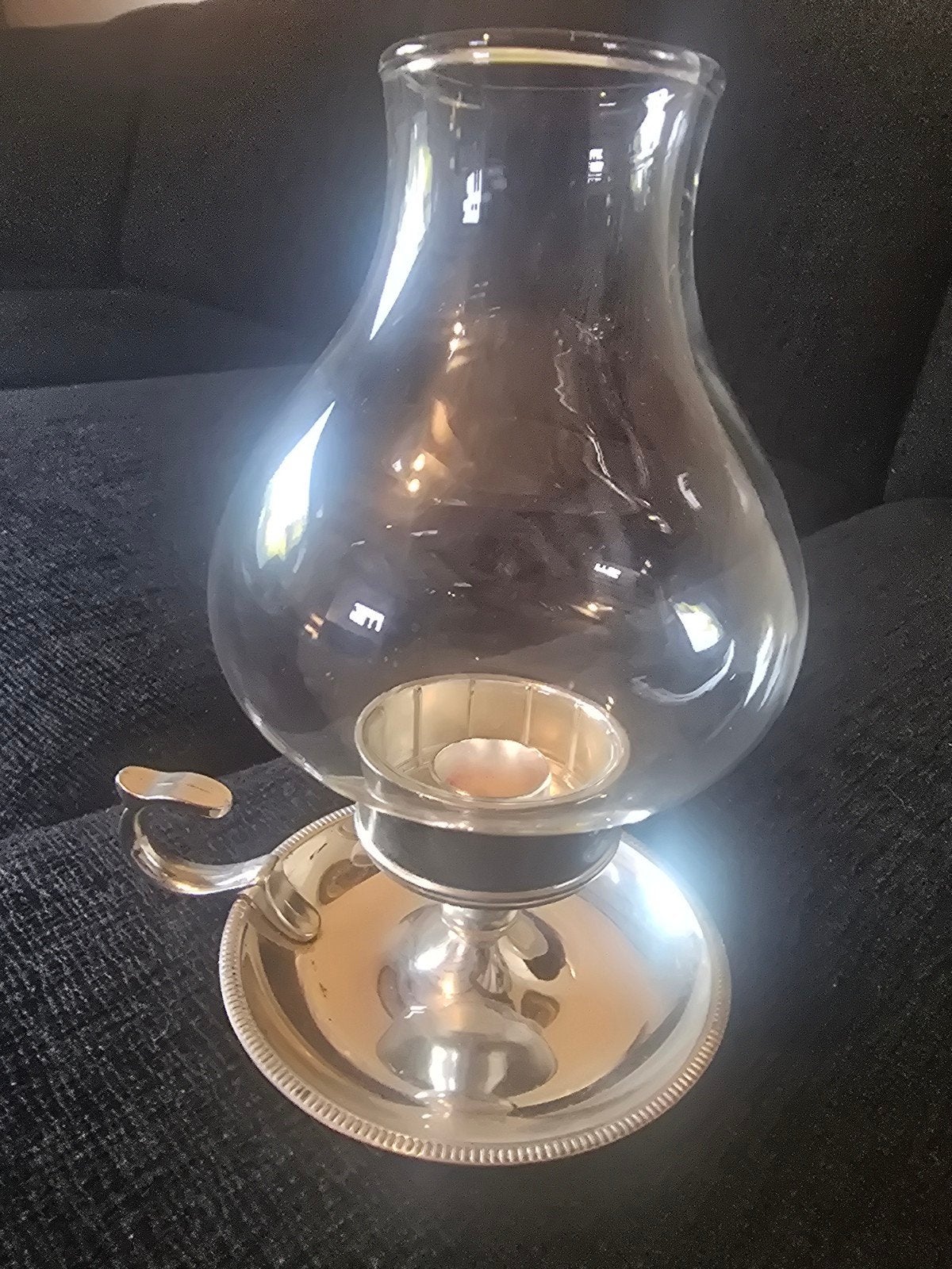 Elegante kandelaar met glazen windlicht DOOS H, Ophalen of Verzenden, Zo goed als nieuw, Metaal, Kandelaar