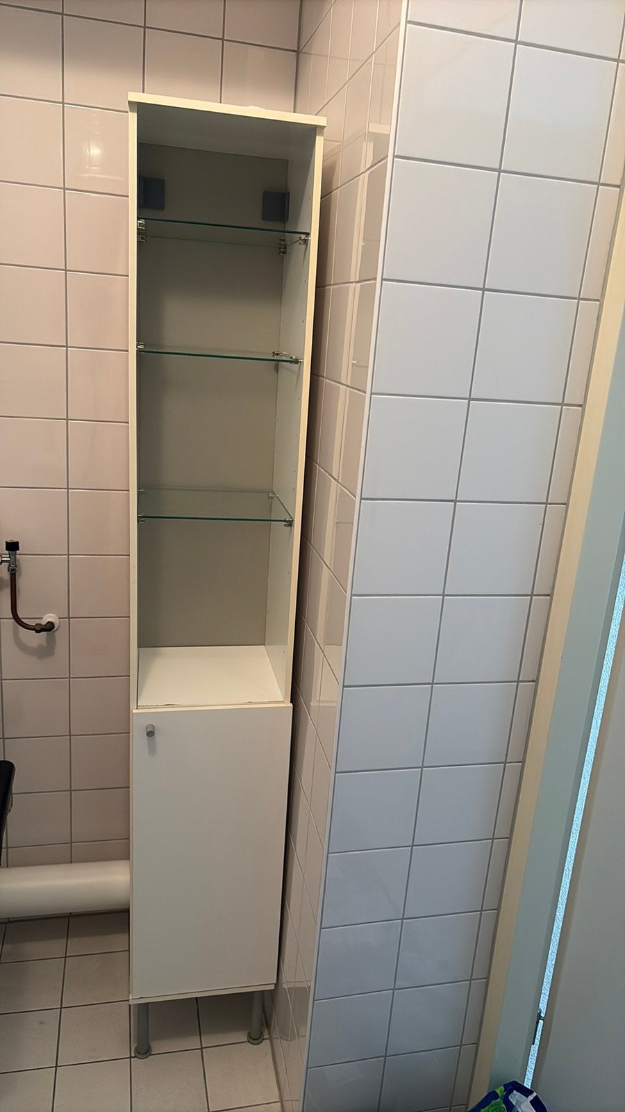 Badkamer / hobby / vitrinekastje met glazen schapjes, Huis en Inrichting, Badkamer | Badkamermeubels, Overige typen, Zo goed als nieuw