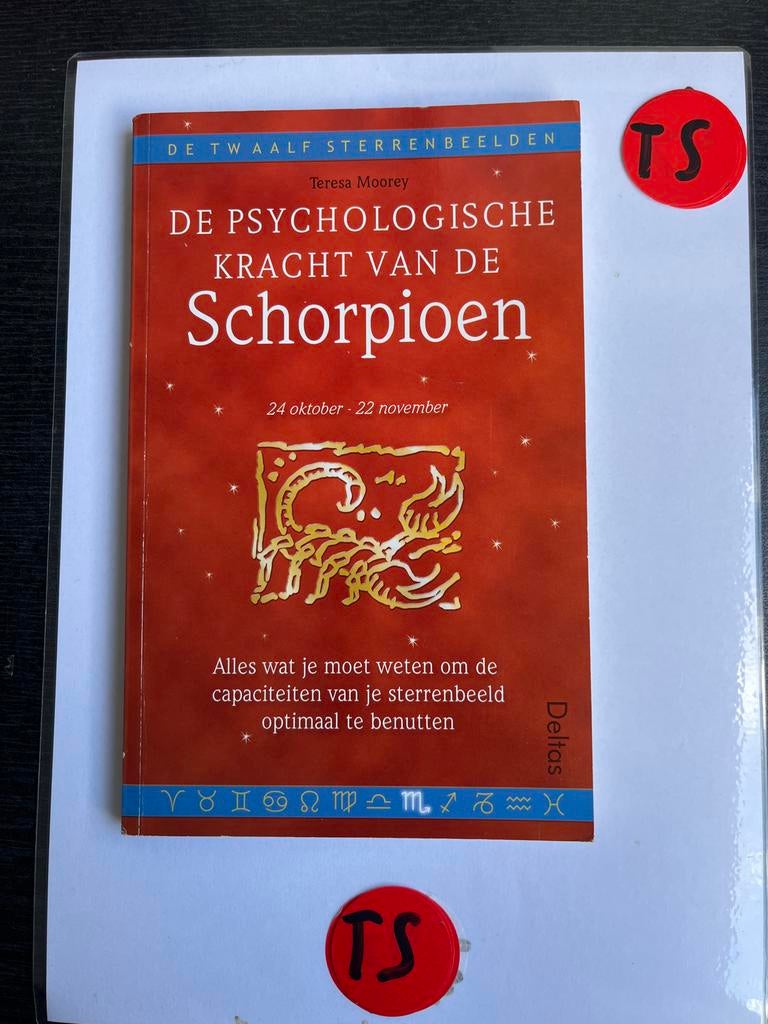 De Psychologische Kracht van de Schorpioen - Teresa Moorey, Boeken, Ophalen of Verzenden, Zo goed als nieuw, Astrologie, Achtergrond en Informatie