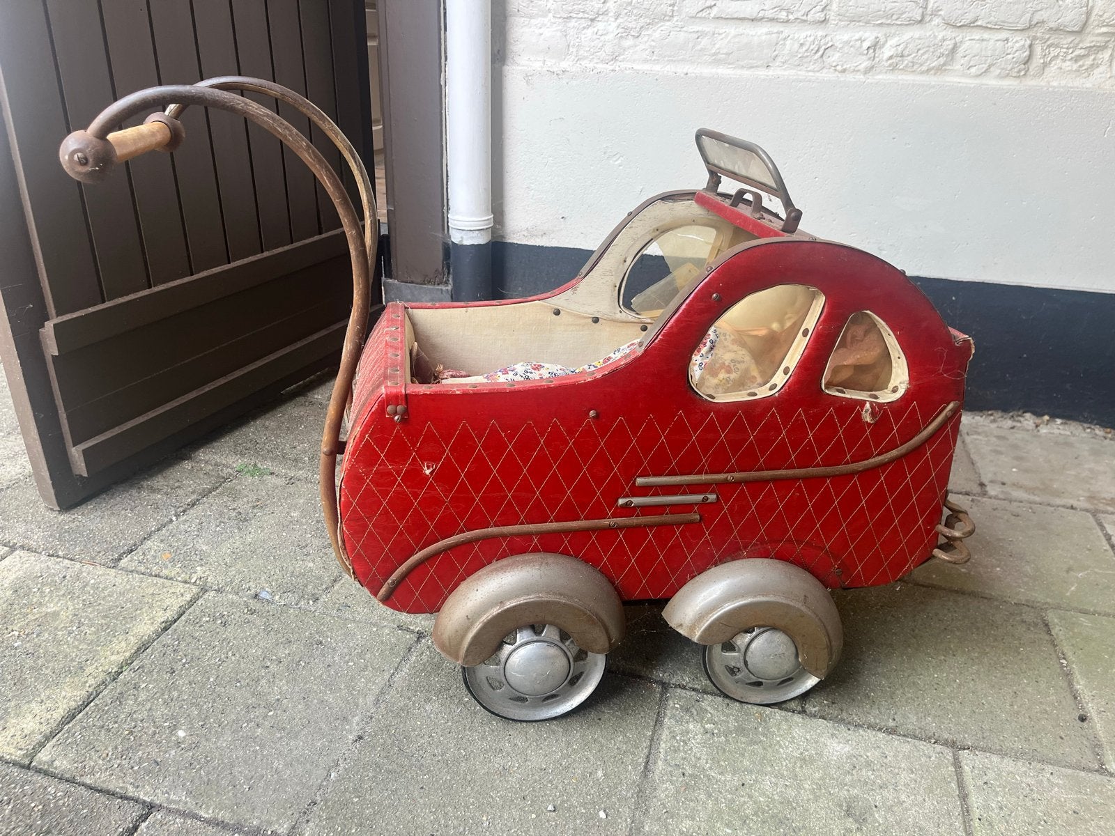 Antieke poppenwagen met pop, Oostenrijks, ca. 1940, Ophalen