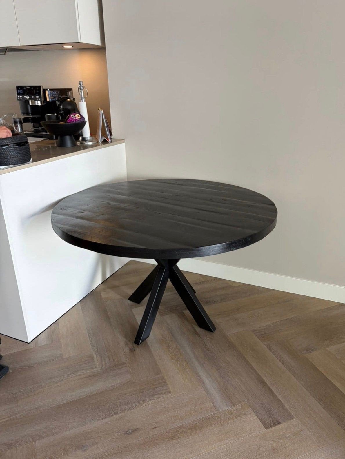 mooie stevige zwarte ronde eettafel, Ophalen, Rond, Zo goed als nieuw, 100 tot 150 cm