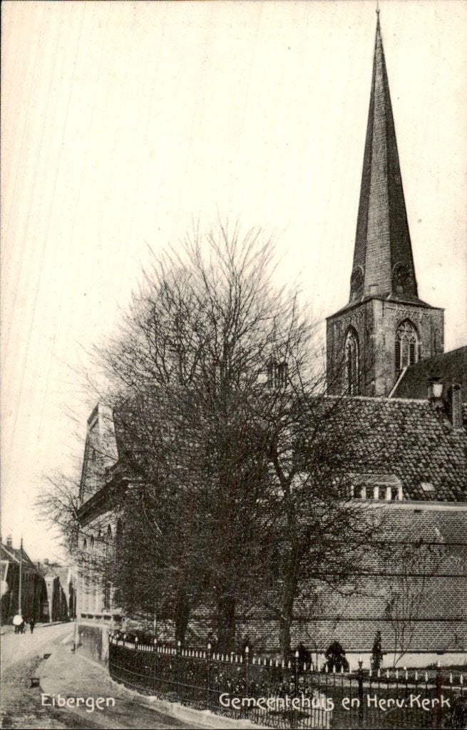 Eibergen - Gemeentehuis en Herv. Kerk - Kerktoren, Ophalen of Verzenden, Voor 1920, Ongelopen, Gelderland