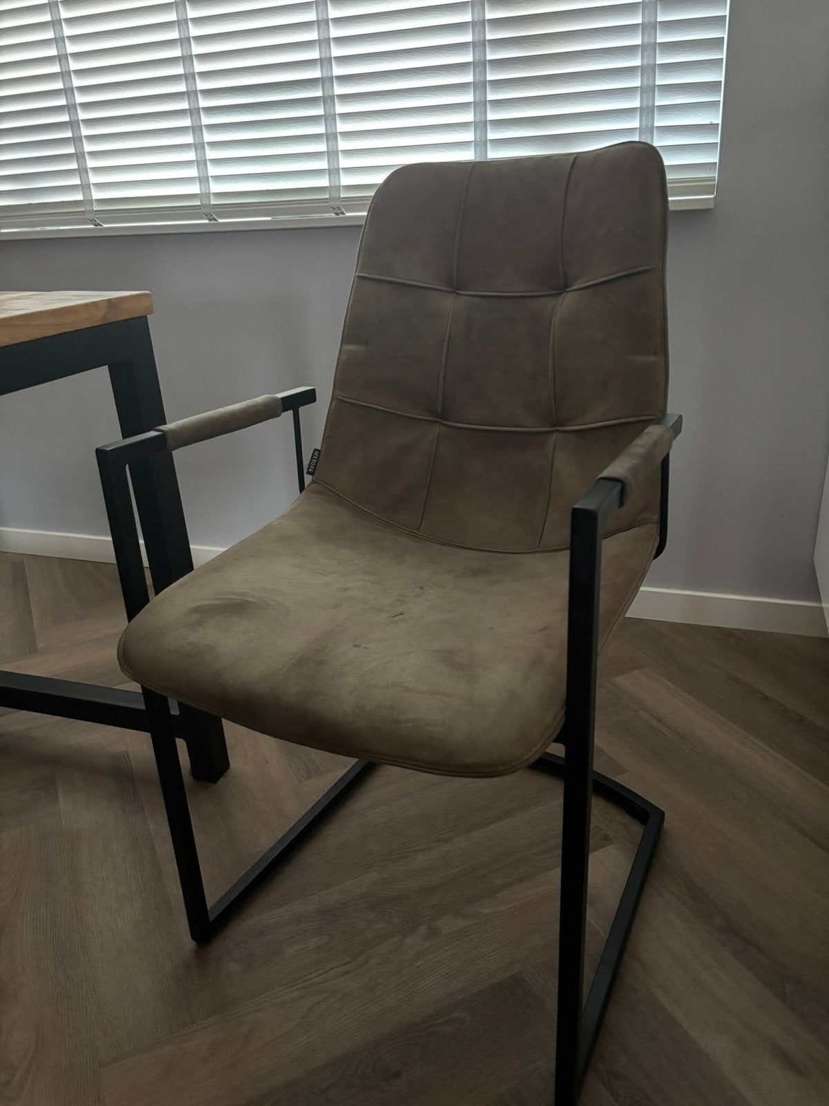 Eetkamerstoel MXSOFA taupe, Ophalen, Overige kleuren, Zo goed als nieuw, Eén