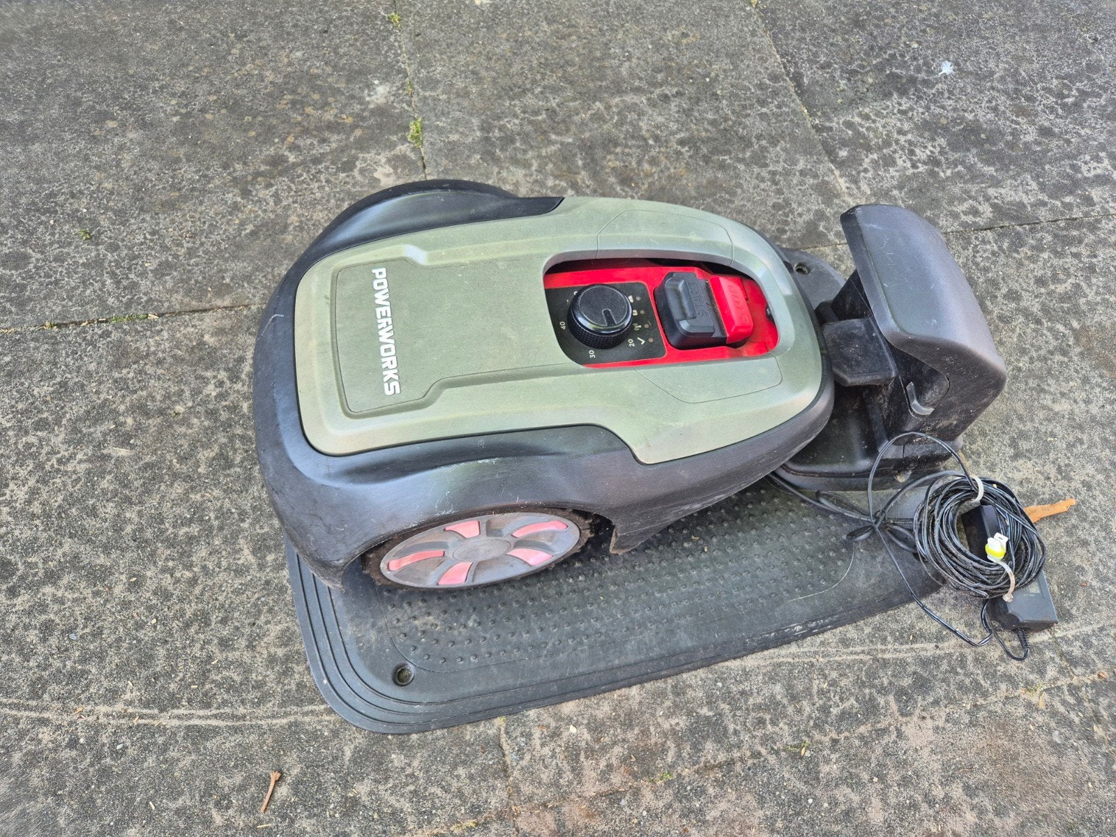 Powerworks Robotmaaier P3, Ophalen, Gebruikt, Bestuurbaar via app, Minder dan 20 cm