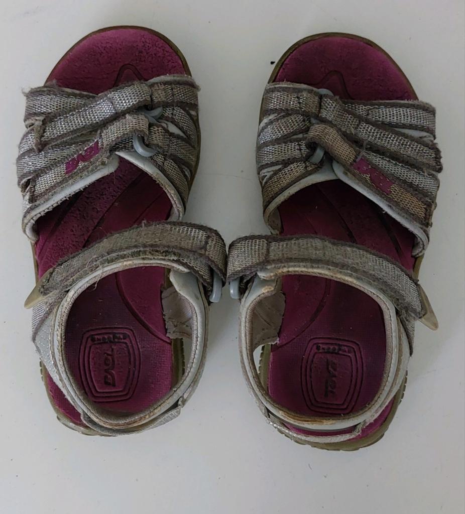 Teva sandalen maat 26, Kinderen en Baby's, Kinderkleding | Schoenen en Sokken, Gebruikt, Meisje, Overige typen, Teva
