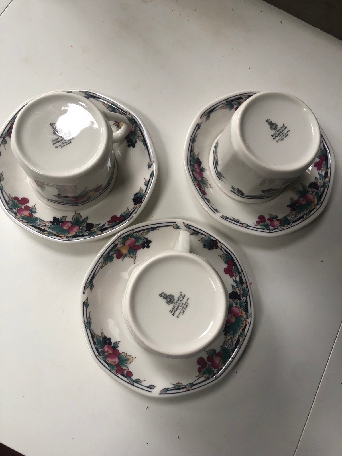Royal Doulton Autumn's Glory Kop en Schotel Set (3 stuks), Gebruikt, Klassiek, Ophalen of Verzenden, Kop(pen) en/of Schotel(s)