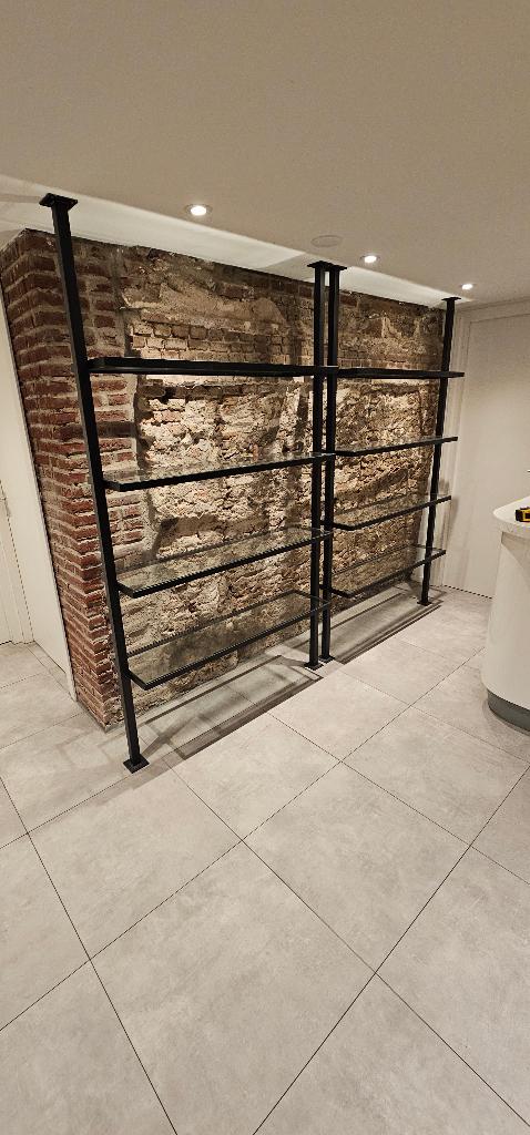 Luxe design productkasten staal & glas, Ophalen, Zo goed als nieuw