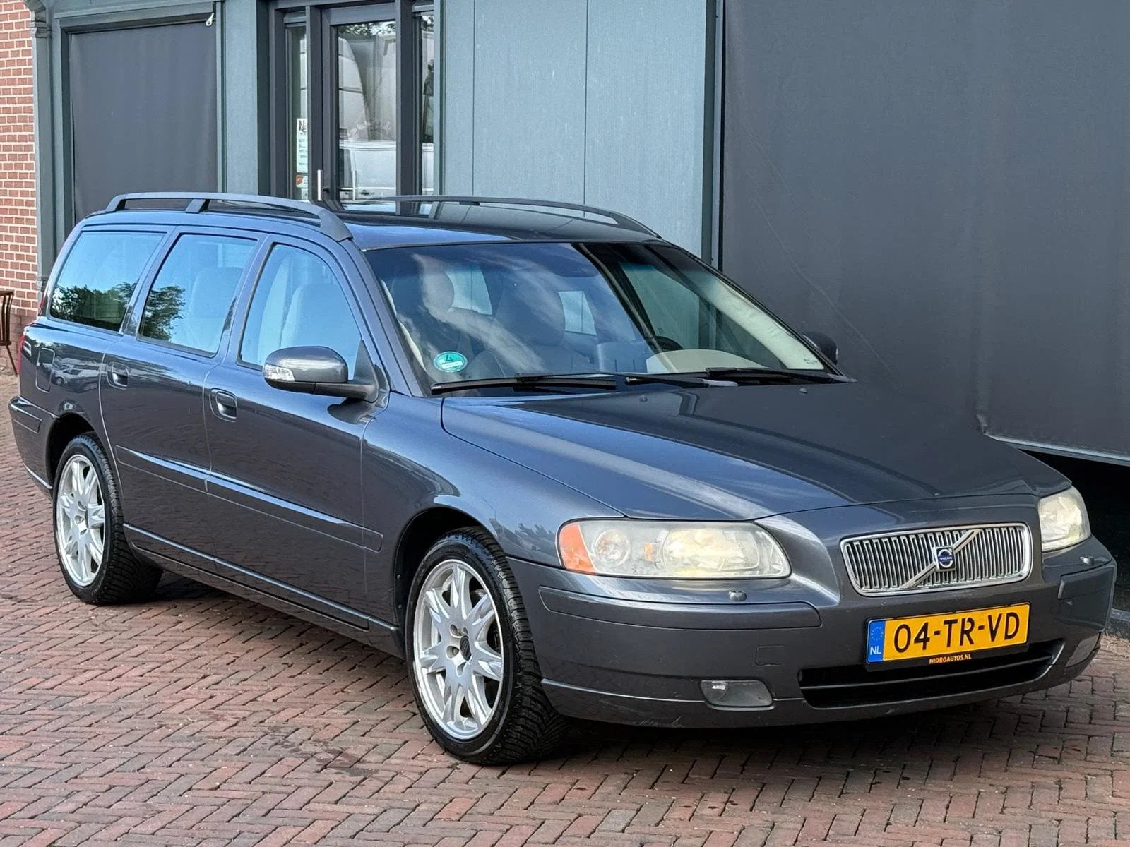 Volvo V70 2.0T Edition Classic Nieuwe Koppeling 5 Cillinder, Beige, 1984 cc, 179 pk, Handgeschakeld