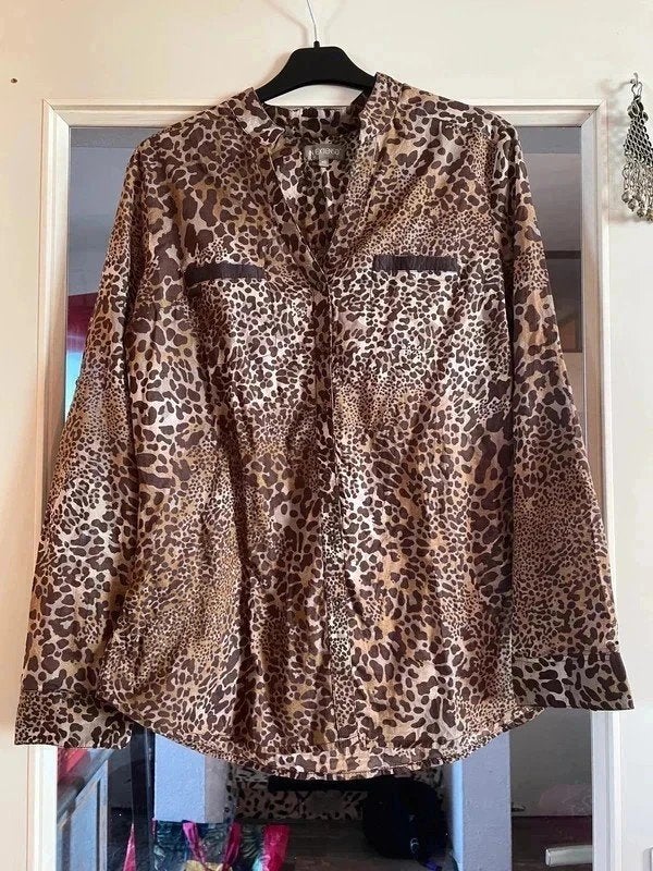 Mooie splinternieuwe luipaard bloes maat 40 nu 15,99€, Kleding | Dames, Maat 38/40 (M), Bruin, Nieuw, Ophalen of Verzenden