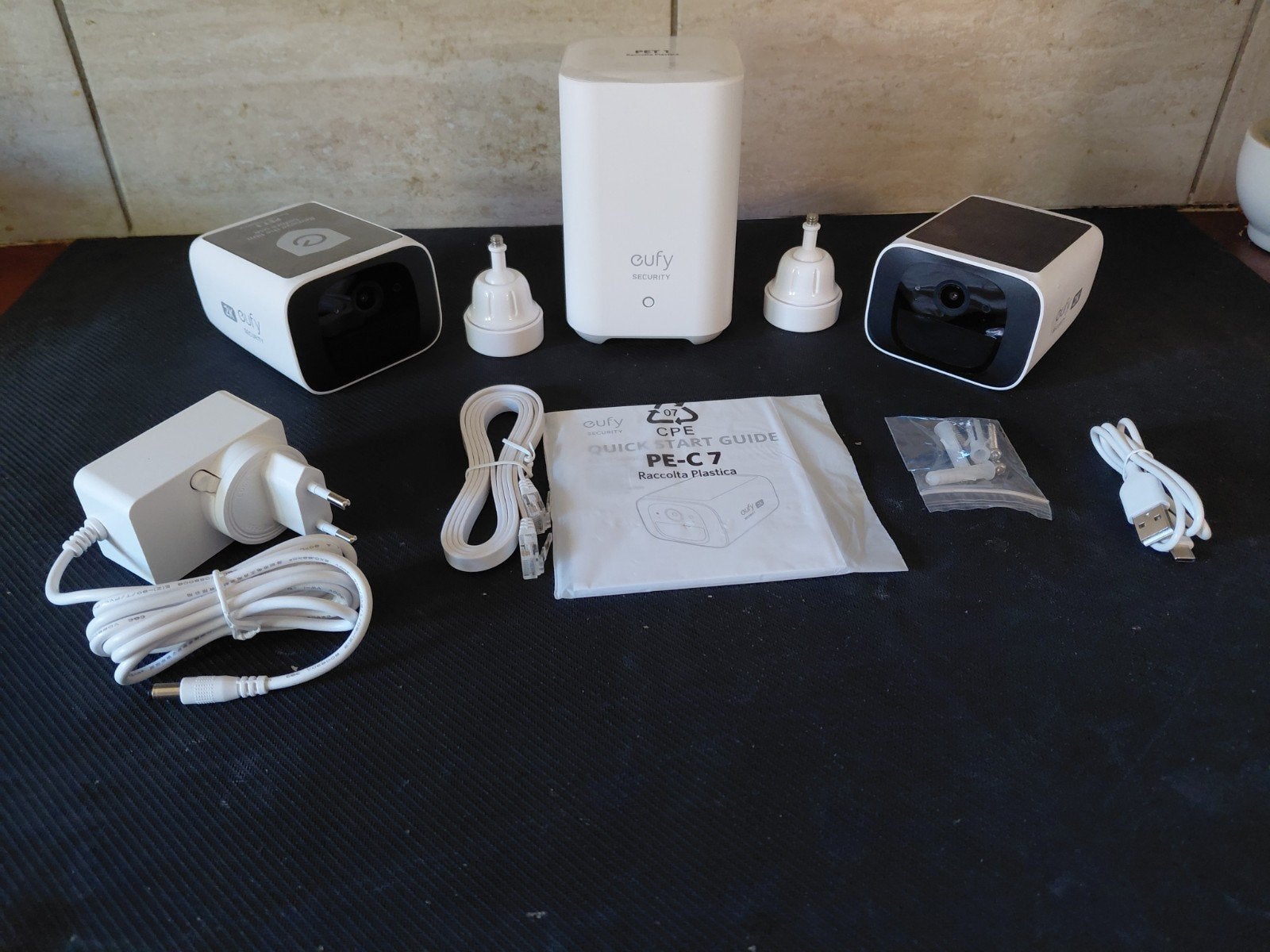 Eufy Security camera's S220   met HomeBase 2, Audio, Tv en Foto, Videobewaking, Ophalen of Verzenden, Zo goed als nieuw, Buitencamera