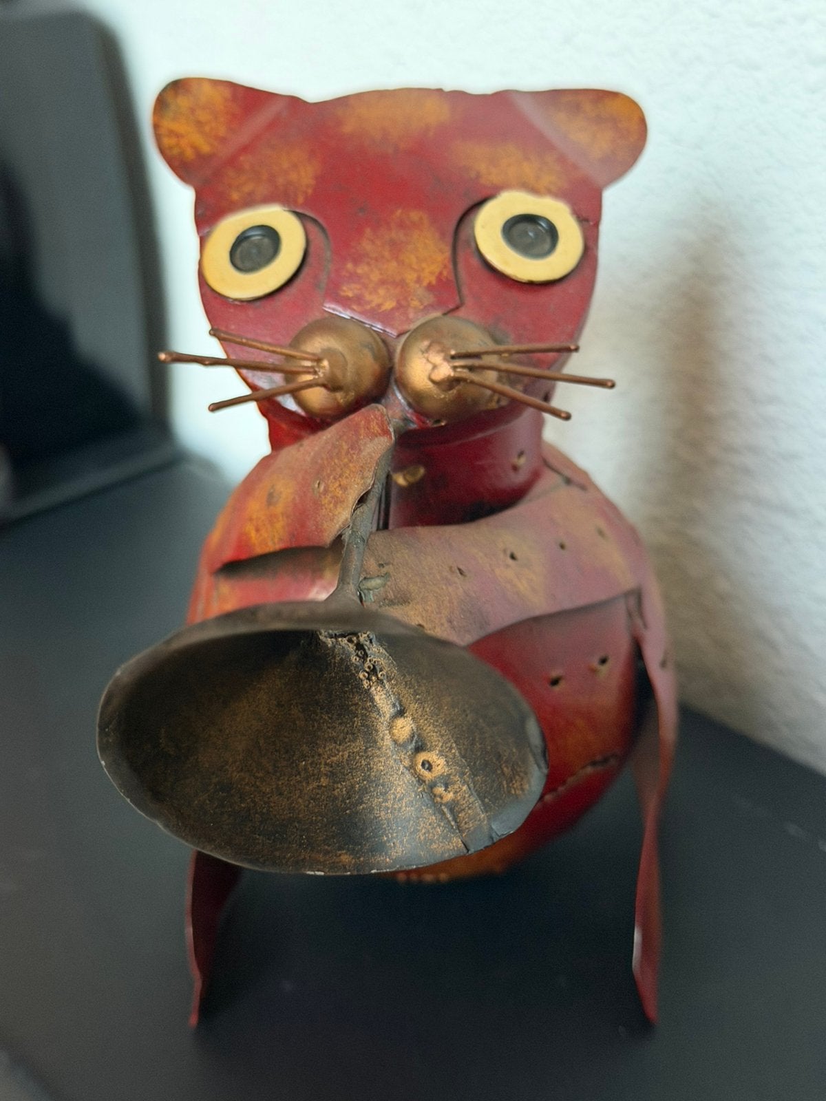 Uniek Metalen Beeldje Kat met Trompet - Scrap Art 15 cmx 8cm, Antiek en Kunst, Ophalen of Verzenden