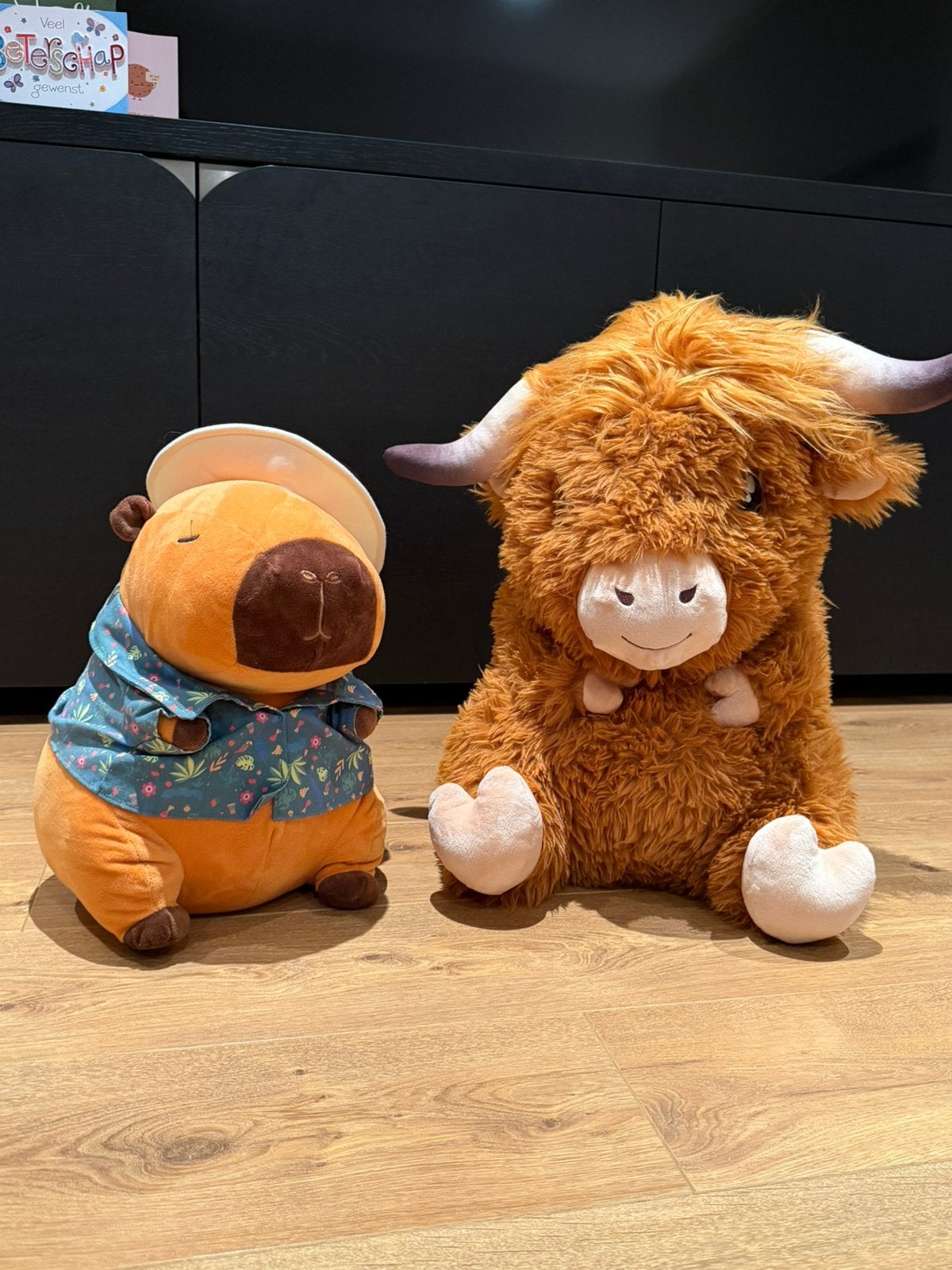 Fluffy koe 50 cm en capibara 40 cm, Kinderen en Baby's, Speelgoed | Knuffels en Pluche, Ophalen, Zo goed als nieuw, Koe