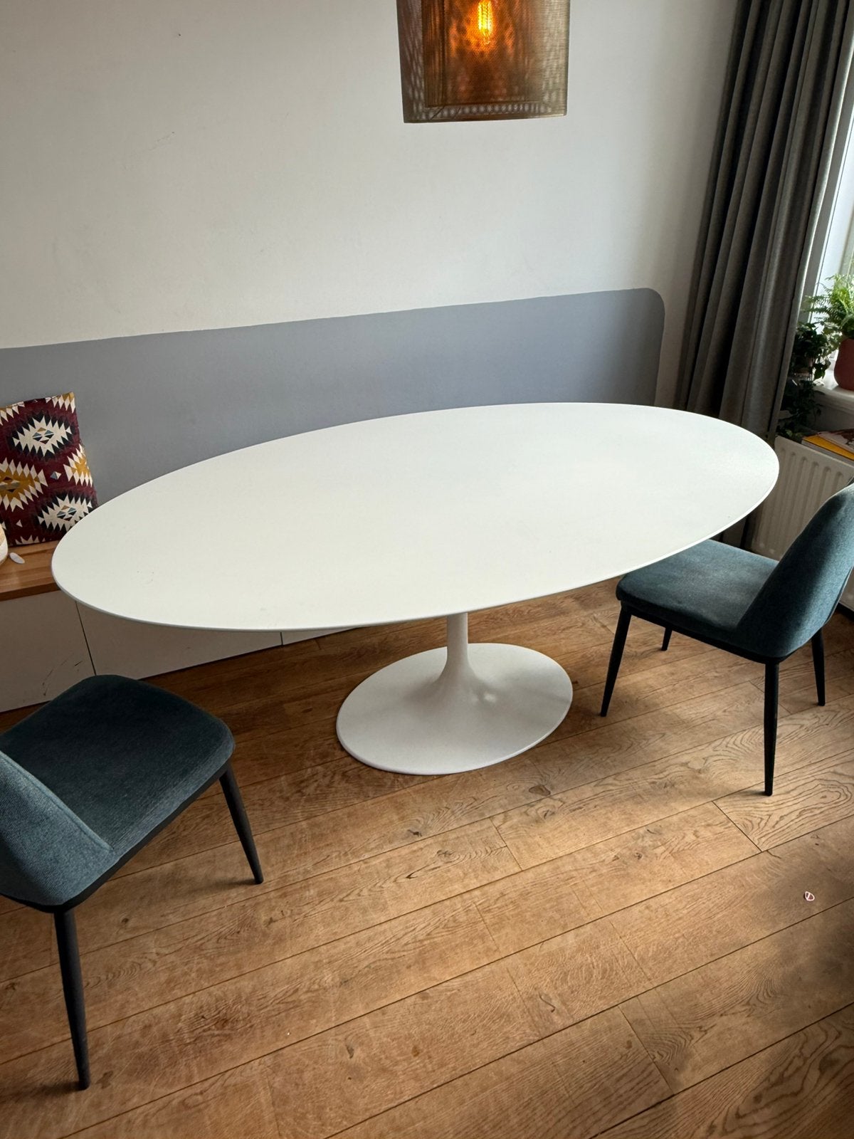 Design Eettafel Tulip Ovaal - Wit, Huis en Inrichting, Kunststof, 100 tot 150 cm, Ophalen of Verzenden, Zo goed als nieuw
