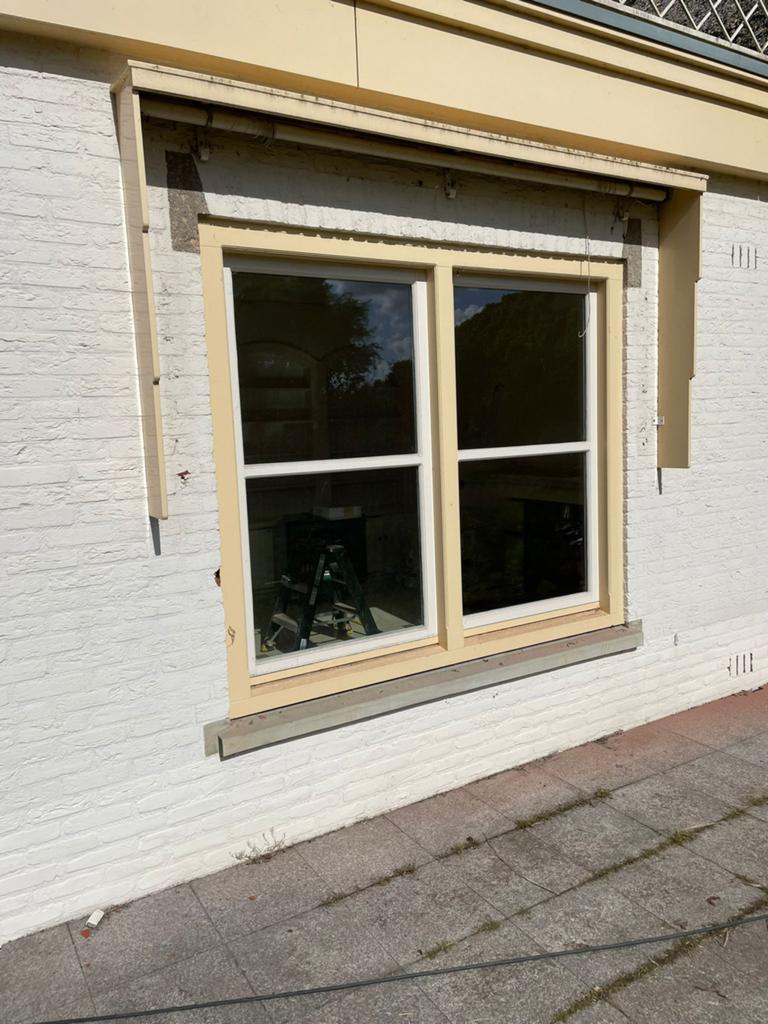 Mooi kozijn 2070 x 1780 draai kiep ramen dubbel glas Hr++, Raamkozijn, Zo goed als nieuw, Hout, Ophalen