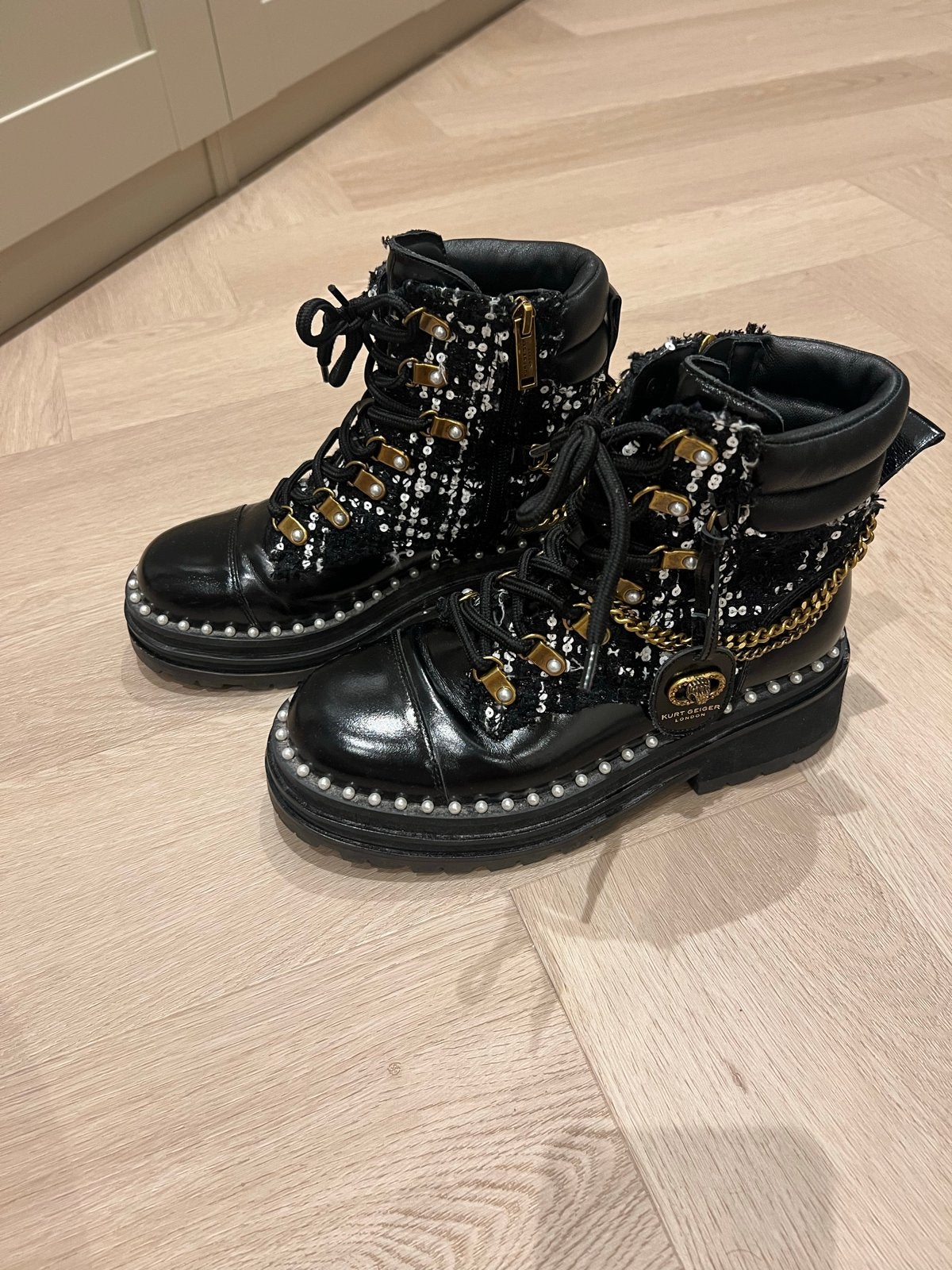 Kurt Geiger, Ophalen of Verzenden, Gedragen, Zwart, Lage of Enkellaarzen