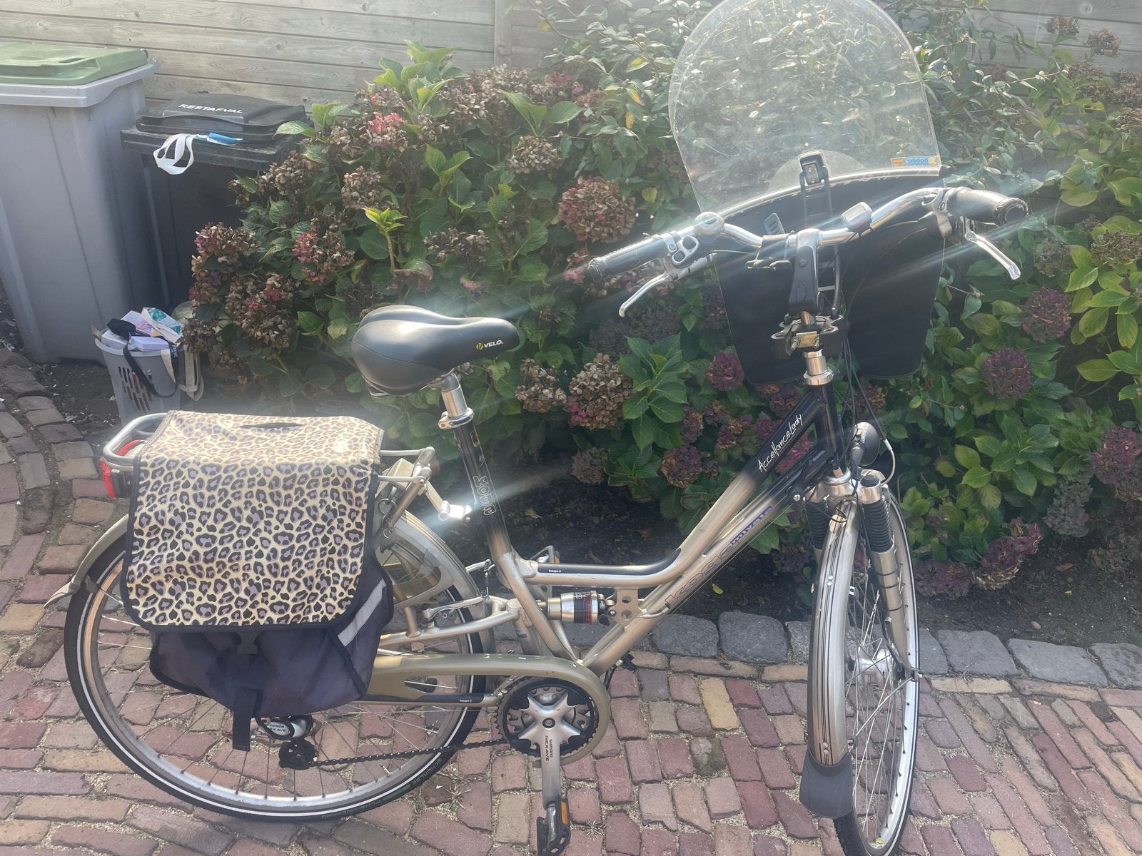 Koga damesfiets in goede staat met windscherm, Fietsen en Brommers, Ophalen, Gebruikt, Overige merken, Versnellingen