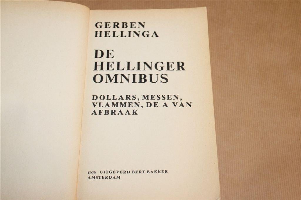 De Hellinga Omnibus — 4 Romans, Dik Boek 580 pag., Boeken, Ophalen of Verzenden, Gelezen