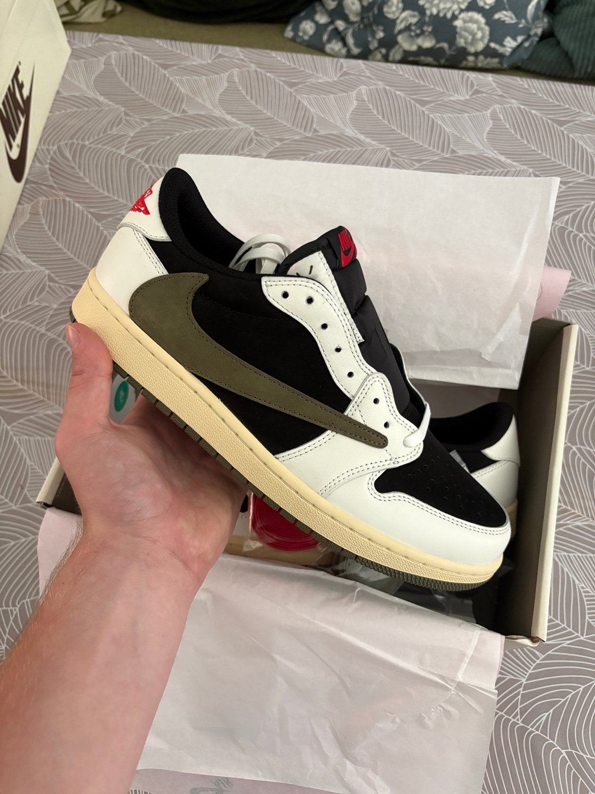 Air Jordan 1 low travis scott Olive, Wit, Nieuw, Ophalen of Verzenden, Sneakers of Gympen