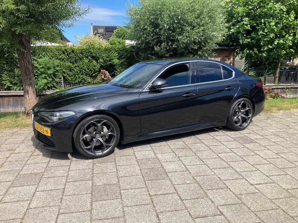 Alfa Romeo Giulia 2.2 JTD 180pk Aut 2017 Zwart, Auto's, Alfa Romeo, Automaat, Achterwielaandrijving, 4 cilinders, 700 kg