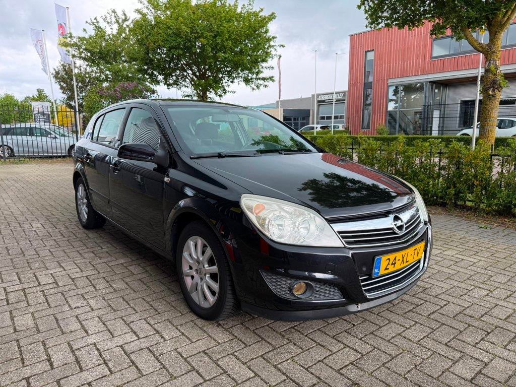 Opel Astra 1.6 Temptation, Auto's, Opel, Voorwielaandrijving, 15 km/l, Gebruikt, 4 cilinders