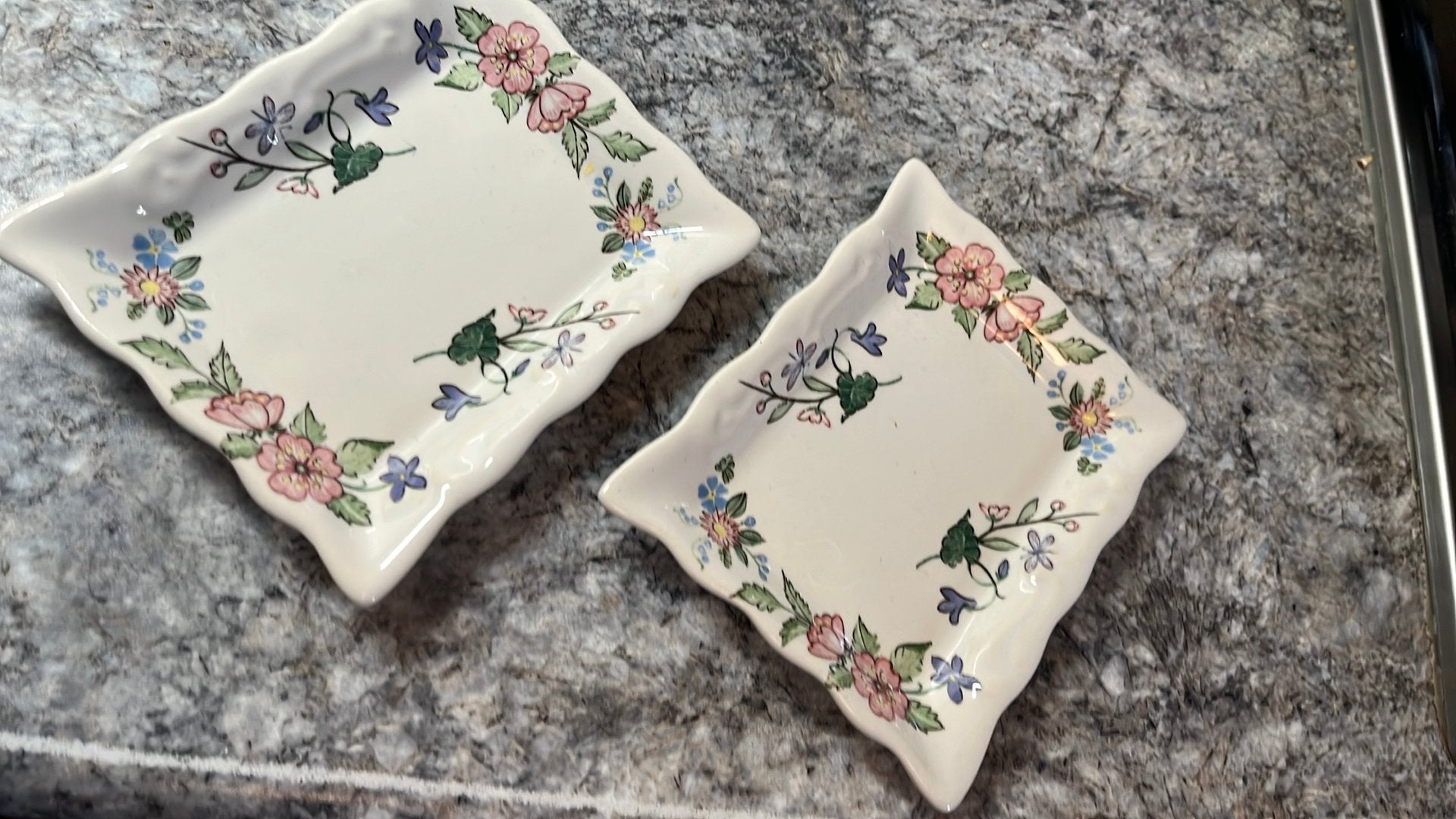 Twee mooie schaaltjes, Ophalen of Verzenden