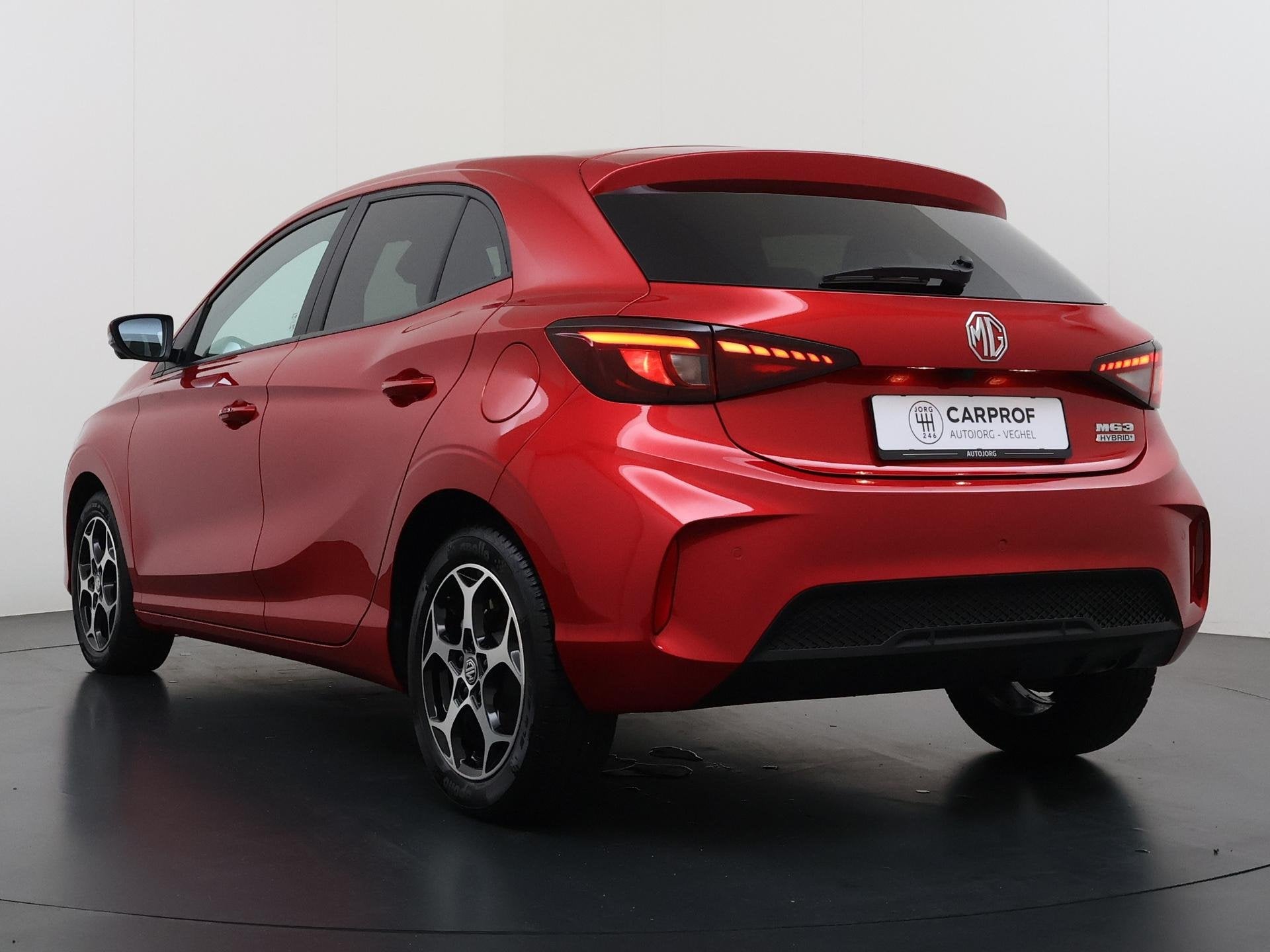 MG MG3 Hybrid+ 1.5 Hybrid+ Luxury Stoelverwarming | 360 Came, Auto's, 194 pk, 4 cilinders, 2 kWh, 1283 kg