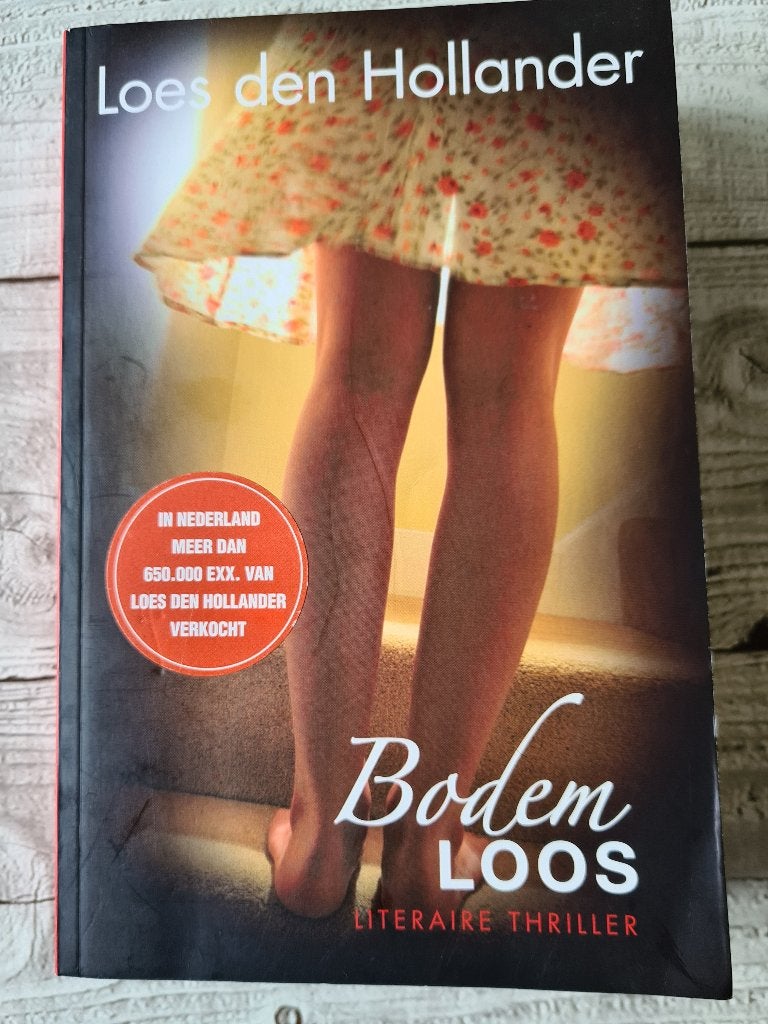 Boek Bodemloos. Loes den Hollander, Ophalen, Zo goed als nieuw, Loes den Hollander