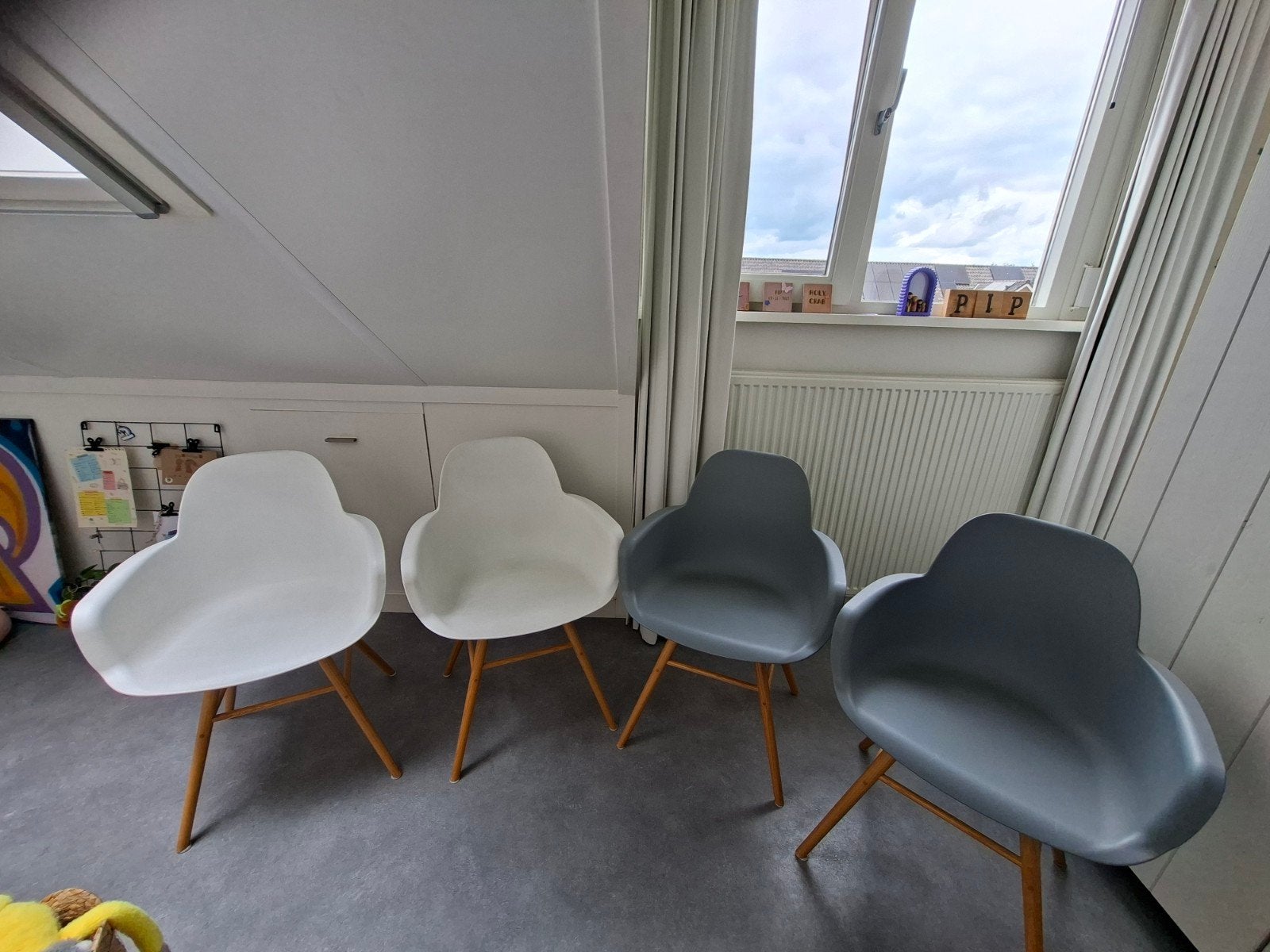 Zuiver eetkamerstoelen, Overige kleuren, Zo goed als nieuw, Vier, Modern