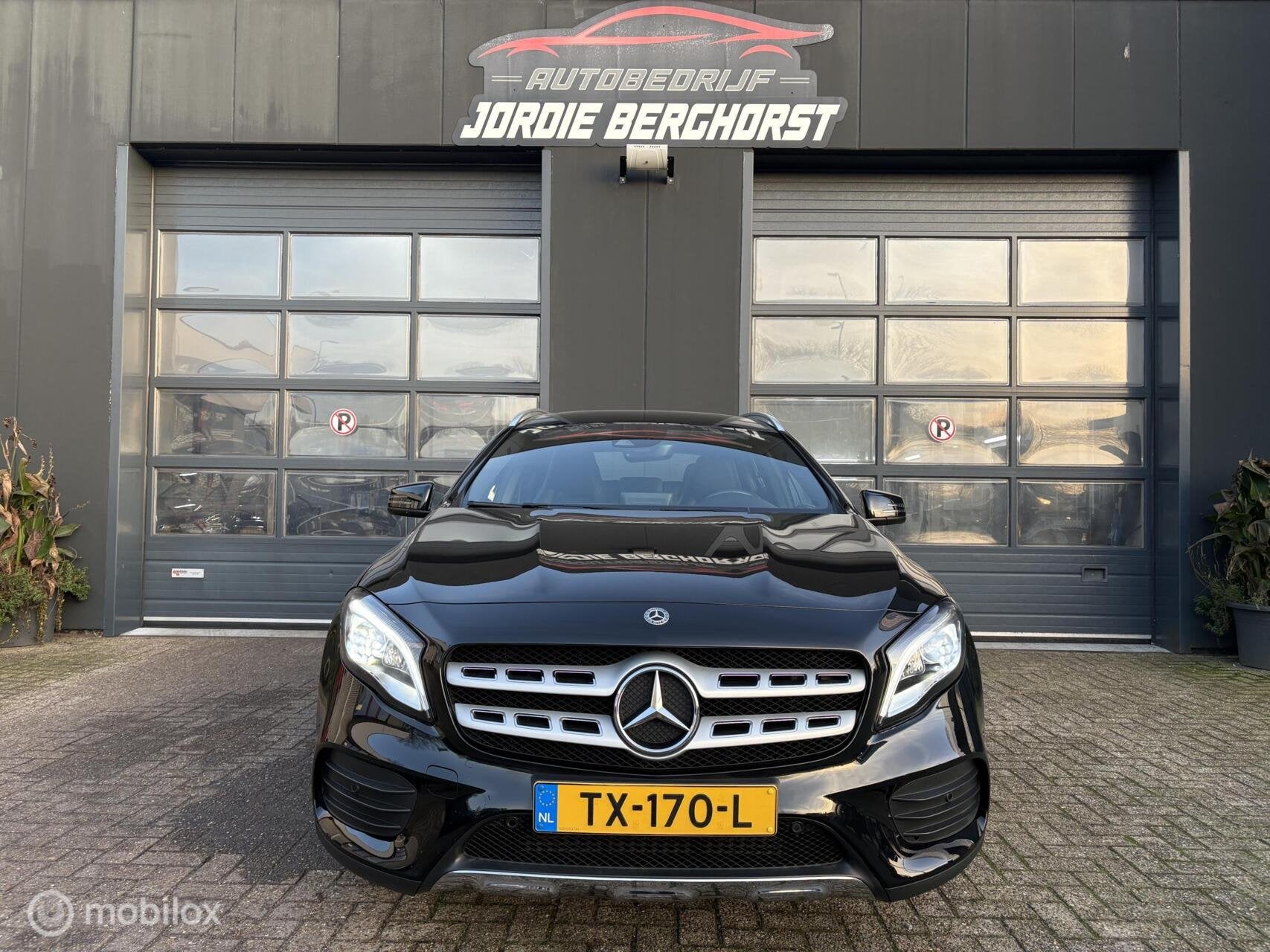 Mercedes GLA-klasse 180 Business Solution AMG, Auto's, Gebruikt, Euro 6, 4 cilinders, 715 kg