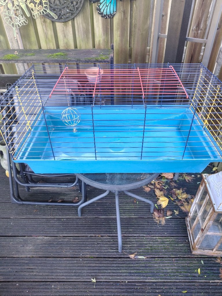 Te koop mooie grote binnen konijnen kooi, Kooi, Cavia, Zo goed als nieuw, 75 tot 110 cm