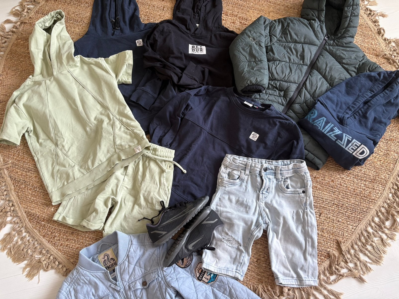 Kledingpakket jongen 128 134 140 Vingino Raizzed Nike Levv, Ophalen of Verzenden, Gebruikt, Maat 128