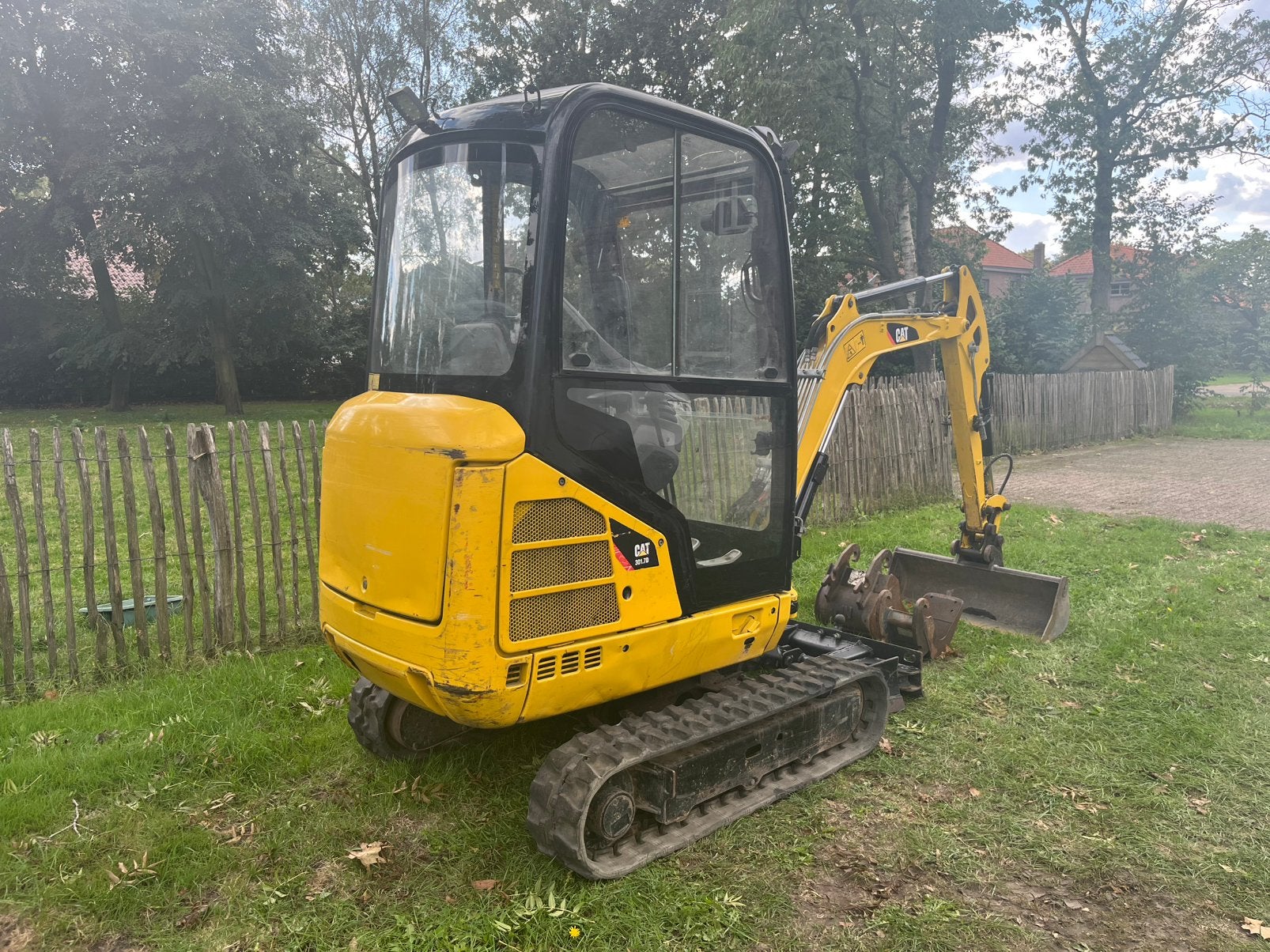 Foto 4 van 2x cat minigraver 301.4C & 301.7D Bouwjaar 2014 & 2017
