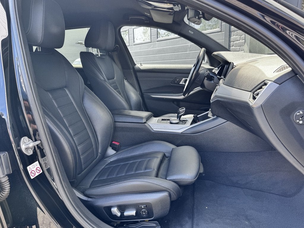 BMW 3 Serie Touring 330e Business Edition Plus Dealer OH | L, Auto's, BMW, Automaat, 1998 cc, Achterwielaandrijving, Gebruikt