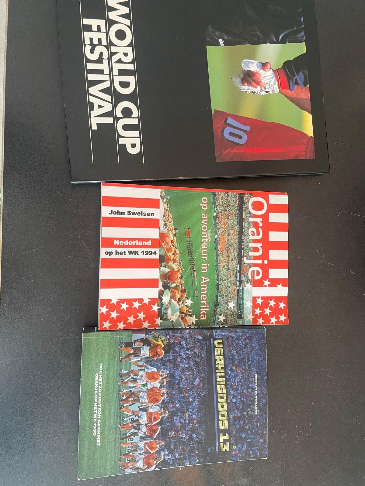 Voetbalboeken: WK 1990, 1994 en World Cup Festival, Ophalen of Verzenden, Gelezen, Balsport