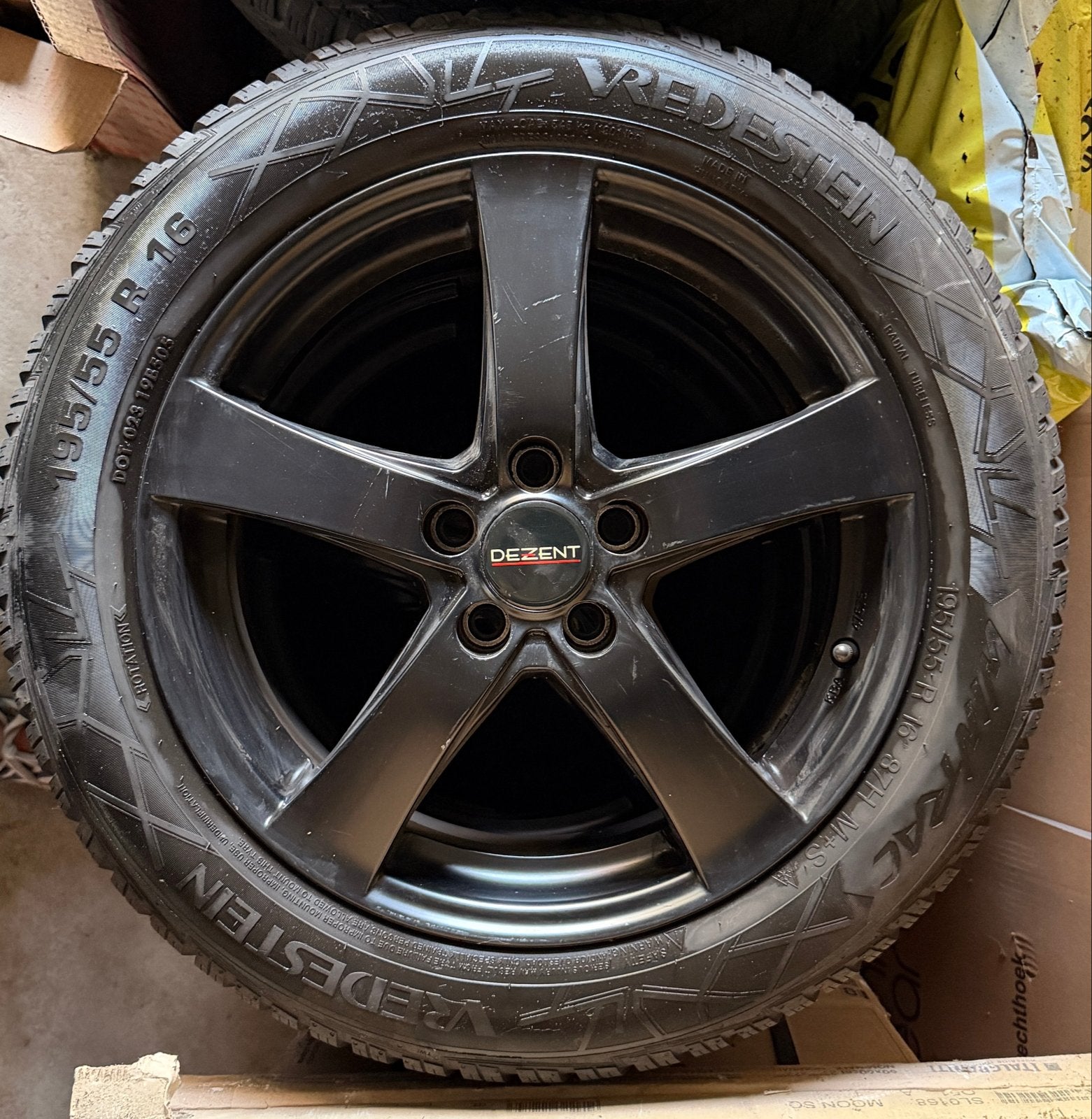Vredestein winterbanden op Dezent velgen 195/55 R16, Auto-onderdelen, Ophalen, Gebruikt, 16 inch, Banden en Velgen