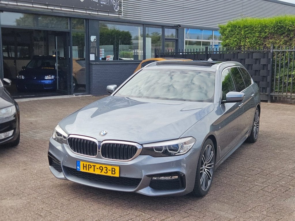 BMW 5-serie Touring 530d xDrive High Exe # M Sport pakket #, Auto's, BMW, Automaat, 249 pk, Gebruikt, Euro 6