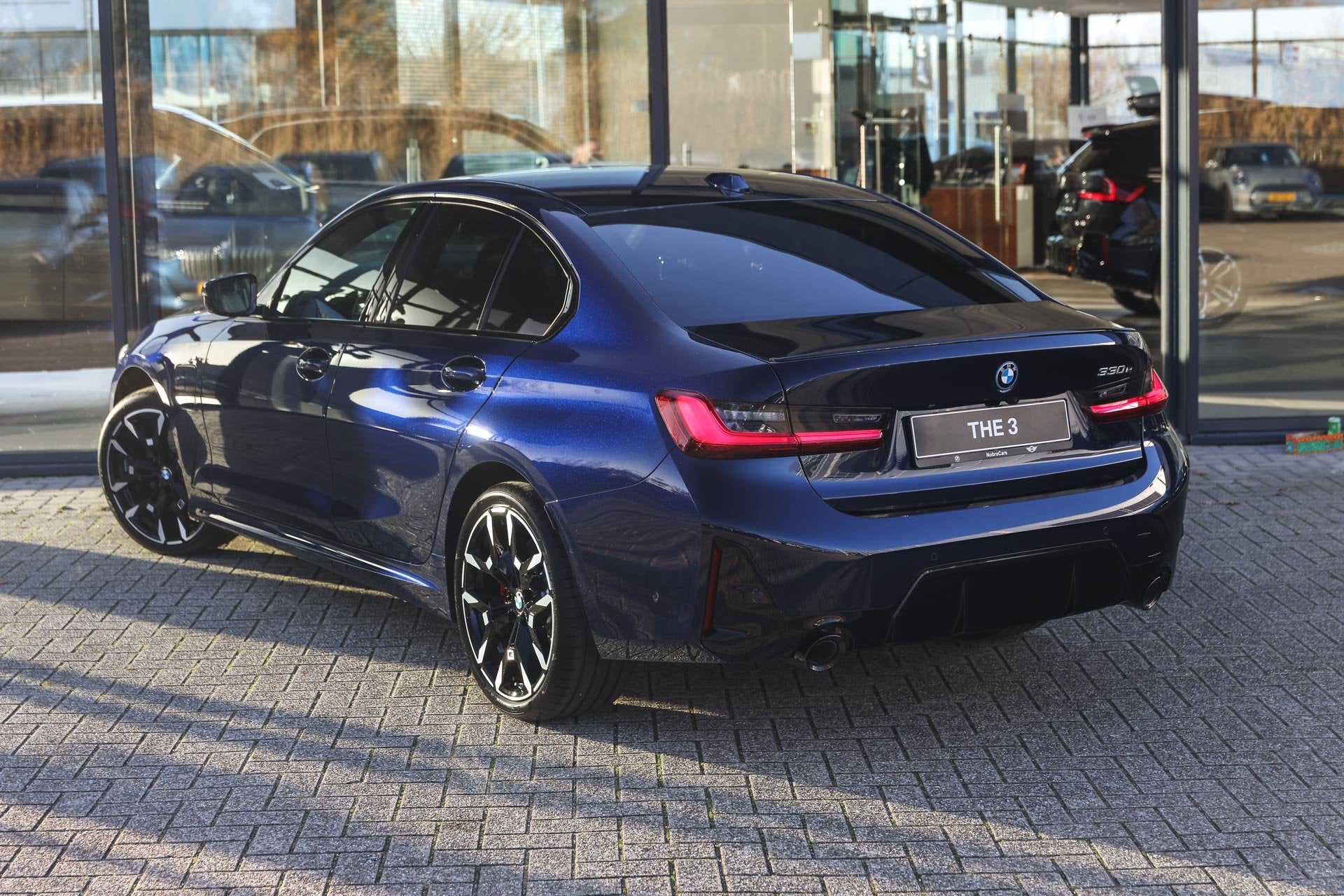 BMW 3 Serie 330e M Sport Automaat / Sportstoelen / Achteruit, Auto's, Automaat, 1998 cc, Achterwielaandrijving, Zwart