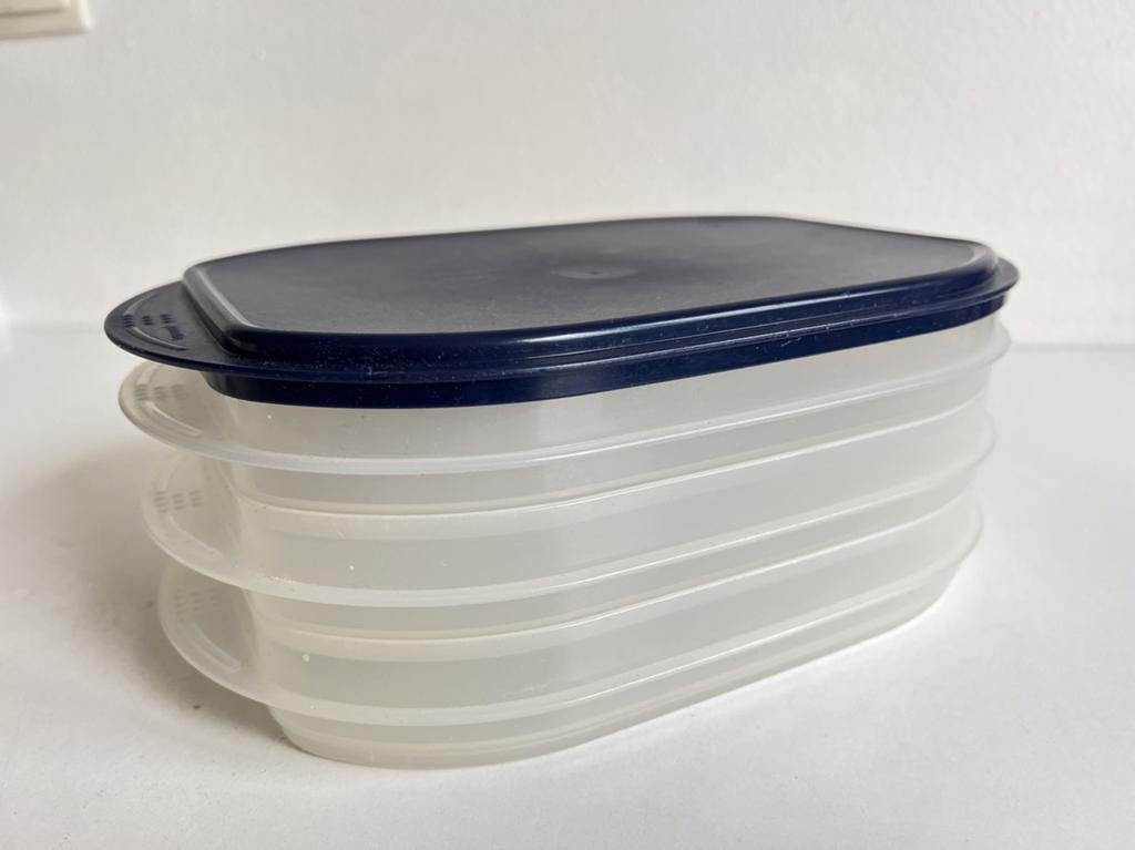 Tupperware trio vleeswarendoos stapeldrie doos  blauw, Huis en Inrichting, Keuken | Tupperware, Ophalen of Verzenden, Zo goed als nieuw