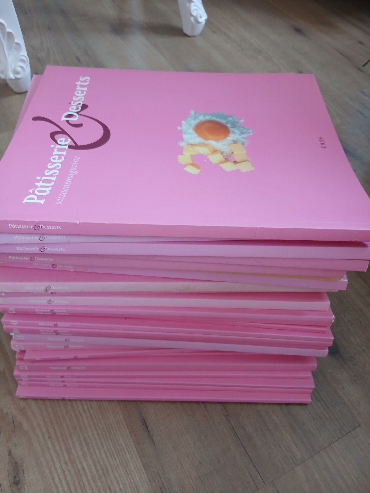 Patisserie & Desserts Seizoensmagazine - Complete set, Ophalen, Zo goed als nieuw, Taart, Gebak en Desserts